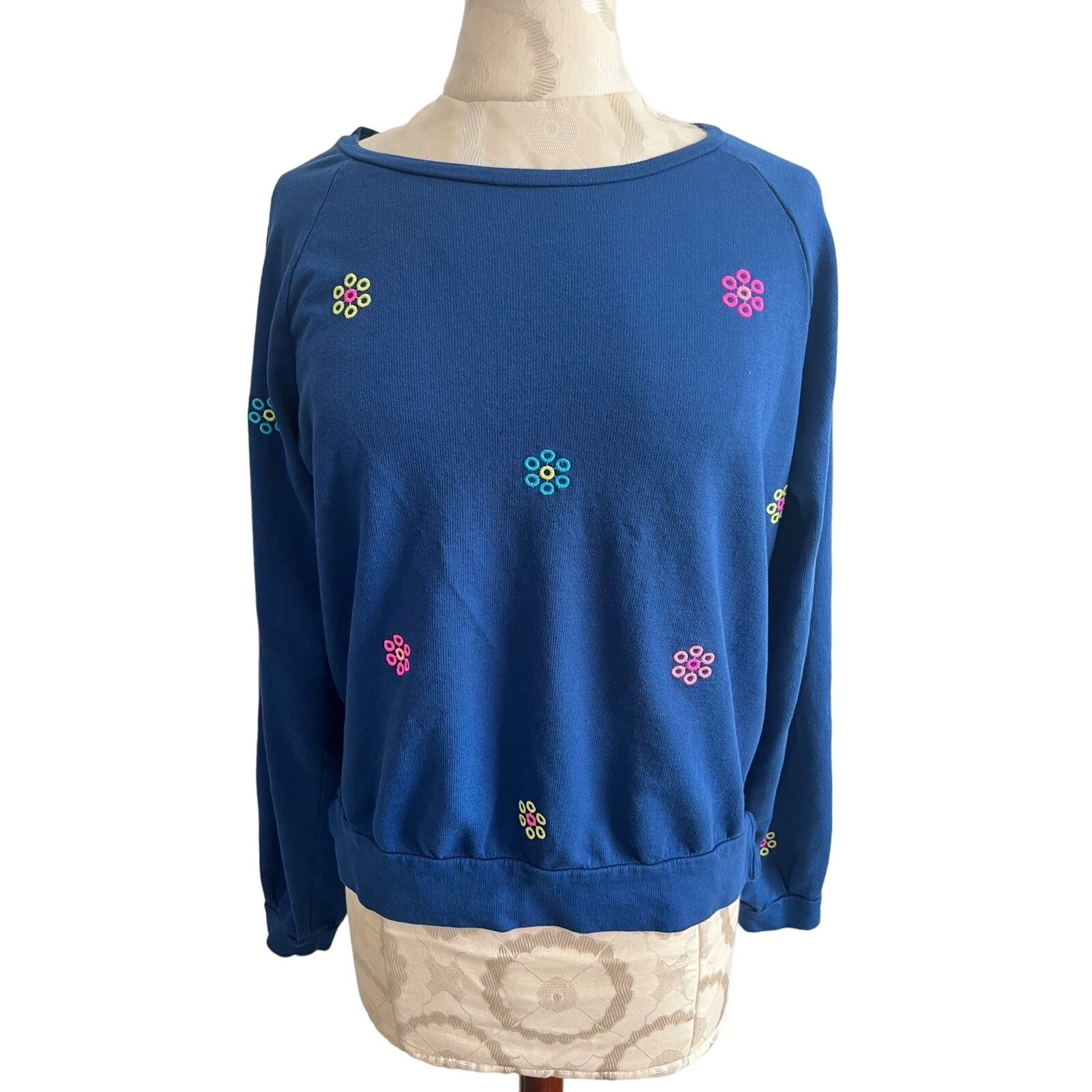 Lilly Pulitzer Lilly Pulitzer Landyn Ditsy Daisy Blue Sweatshirt Medium Size M / US 6-8 / IT 42-44 - 1 Thumbnail
