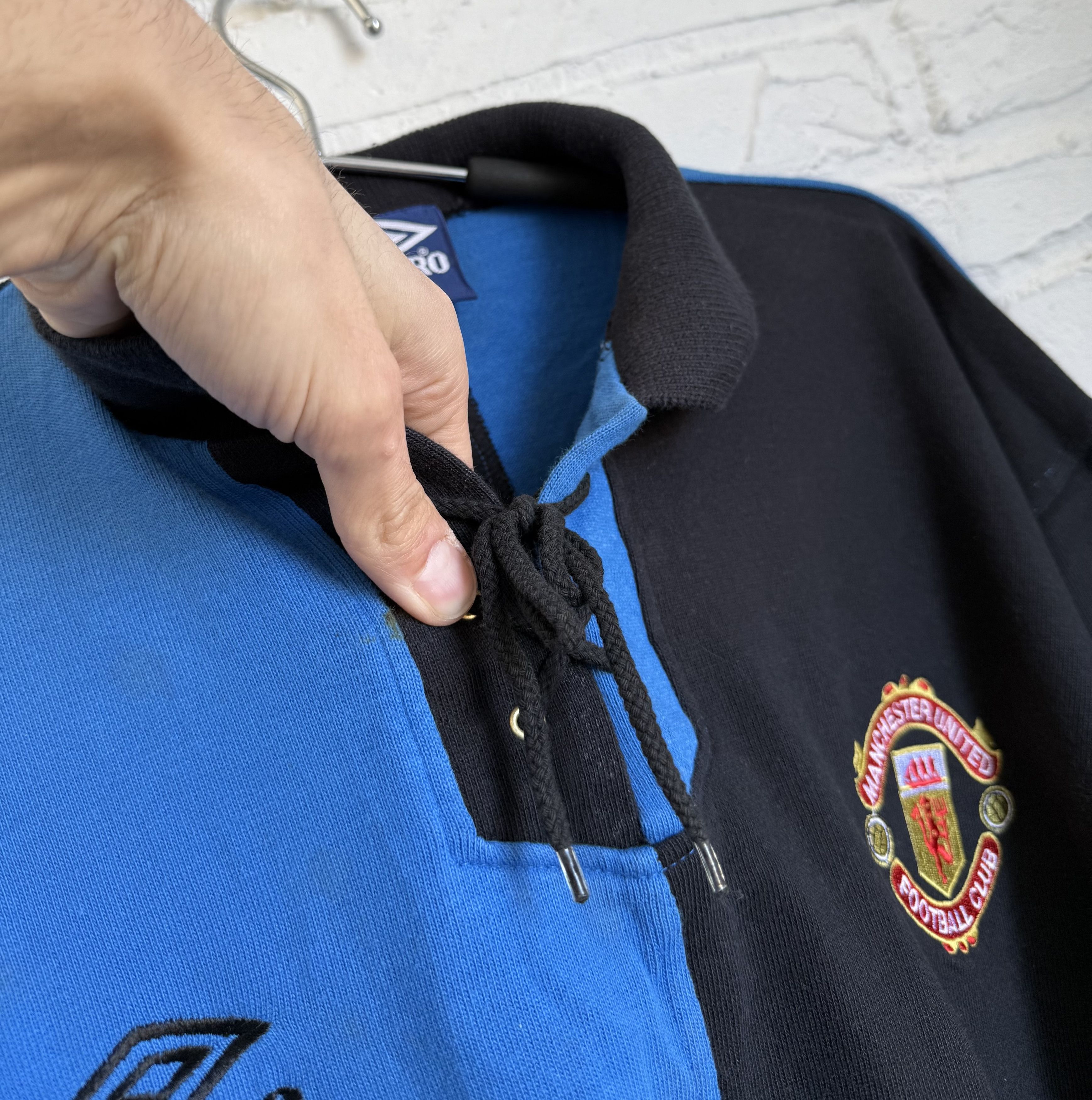 Other Vintage 90s Umbro Manchester United Away Rugby Shirt Lace Up Size US M / EU 48-50 / 2 - 4 Thumbnail