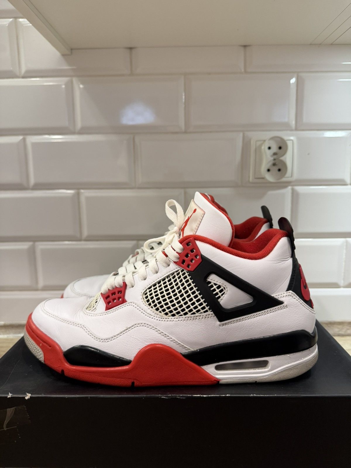 Jordan Brand Jordan 4 Fire Red 2020 Size US 11 / EU 44 - 1 Thumbnail