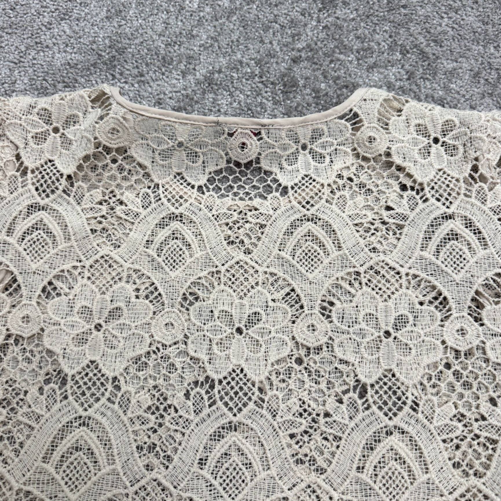 Vince Camuto Vince Camuto Blouse Womens XS Short Sleeve Lace Embroidered Floral Casual Boho Summer Beige Size XS / US 0-2 / IT 36-38 - 3 Thumbnail