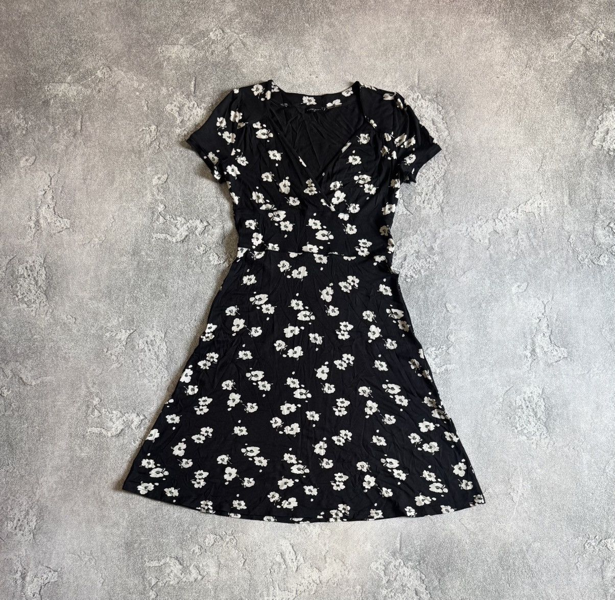 Designer + Vive Maria + all printed flowers 🌺 Avantgarde dress 👗 Size M / US 6-8 / IT 42-44 - 7 Thumbnail