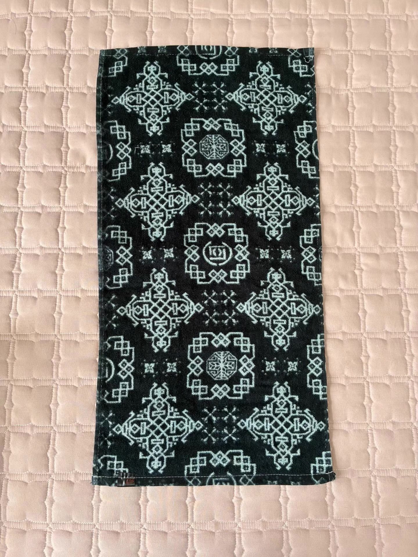 CLOT CLOT Edison Chen Early Black Silk Dragon Pattern Towel Size ONE SIZE - 3 Thumbnail
