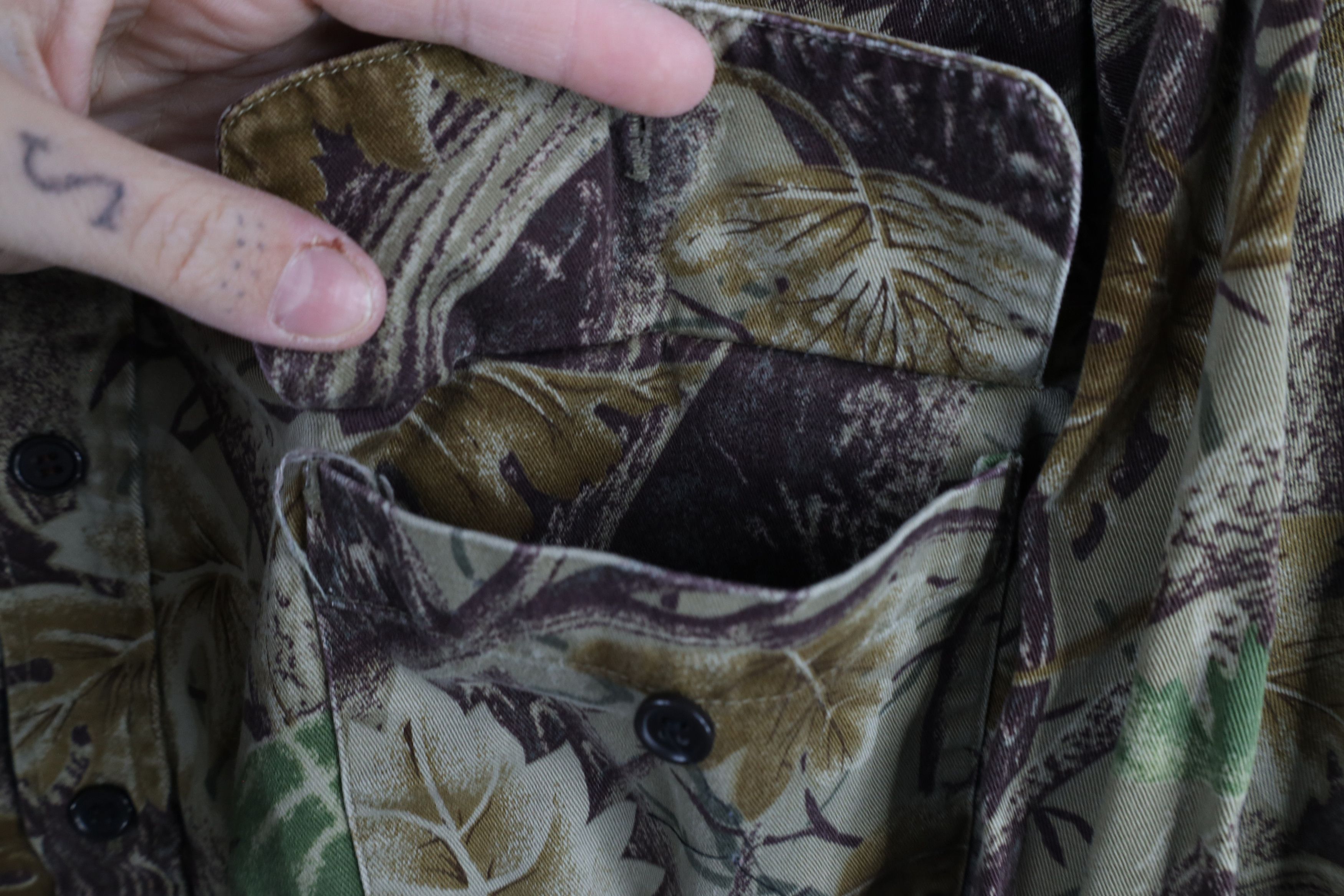 Vintage Vintage 90s Streetwear Heavyweight Camouflage Button Shirt Size US XL / EU 56 / 4 - 5 Thumbnail