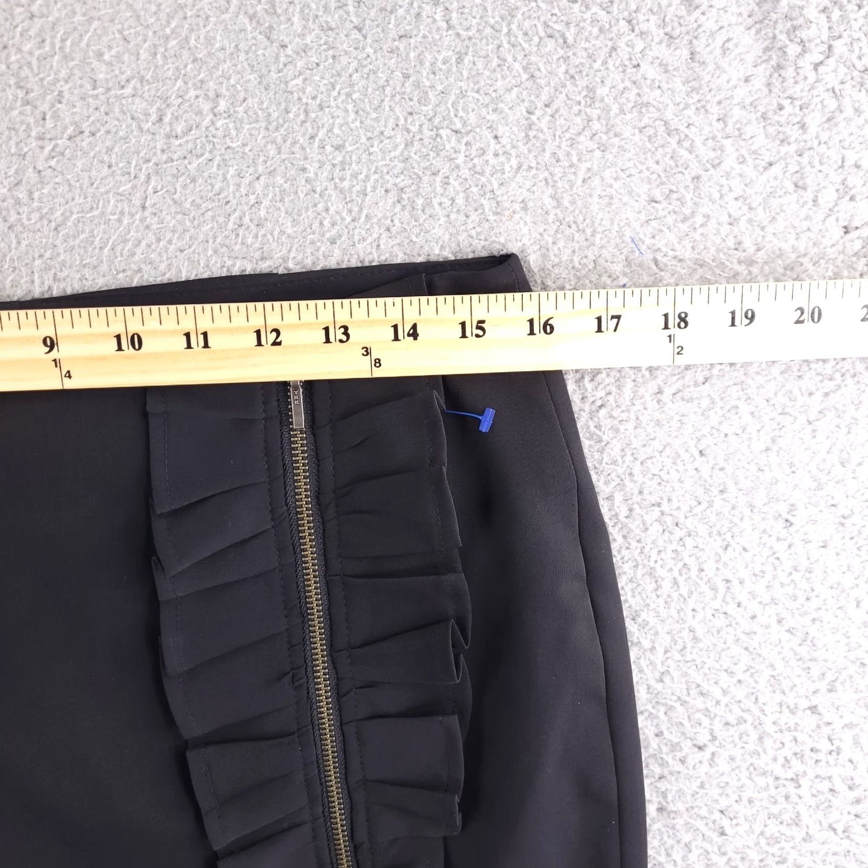 Banana Republic Banana Republic Skirt Womens 8 Black Ruffle Side Zip Short Mini Stretch Liner Solid 90s? No Vintage Size 30" / US 8 / IT 44 - 7 Thumbnail