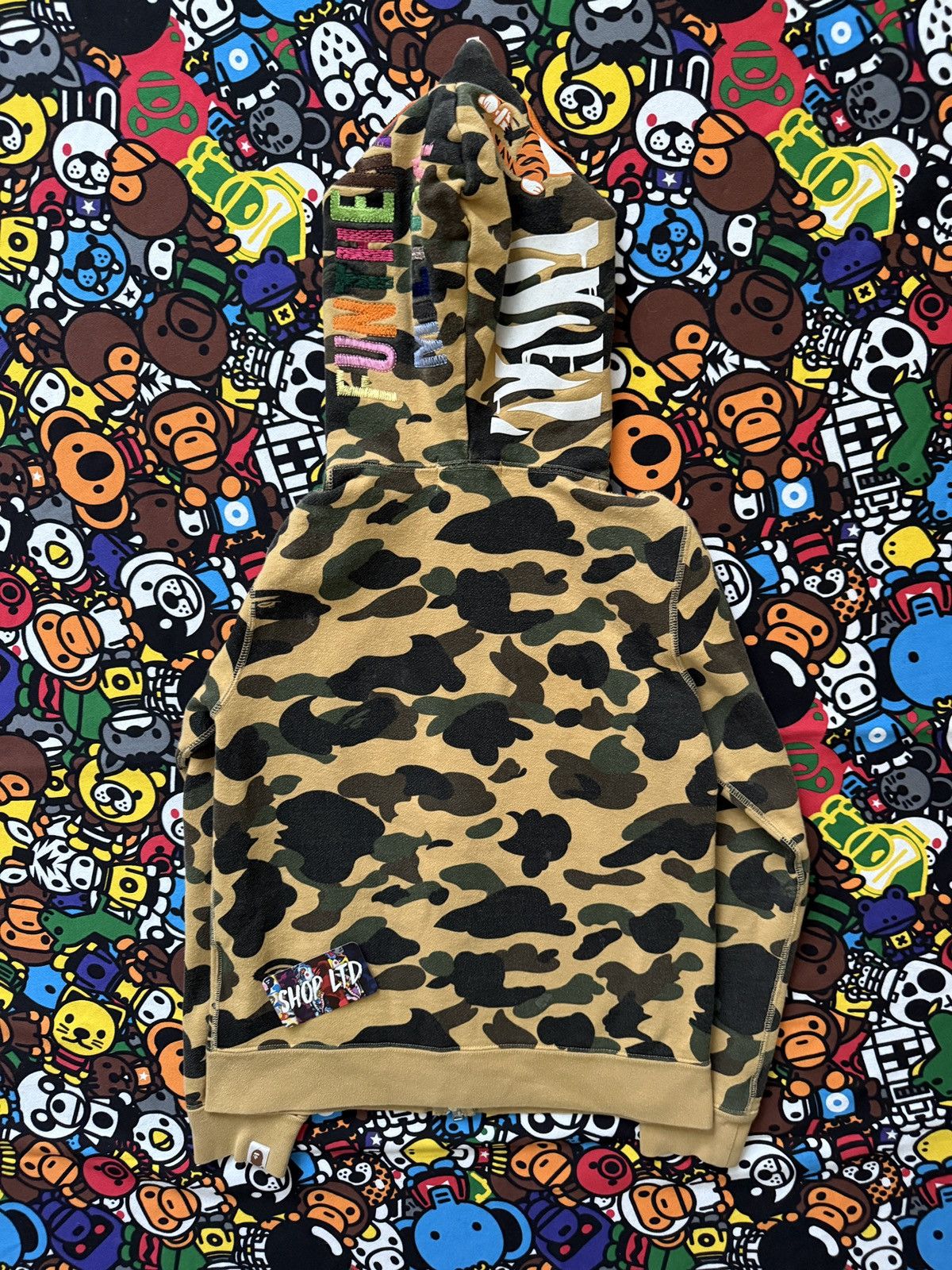Bape A Bathing Ape Yellow Camo Tiger Hoodie Size XS / US 0-2 / IT 36-38 - 3 Thumbnail