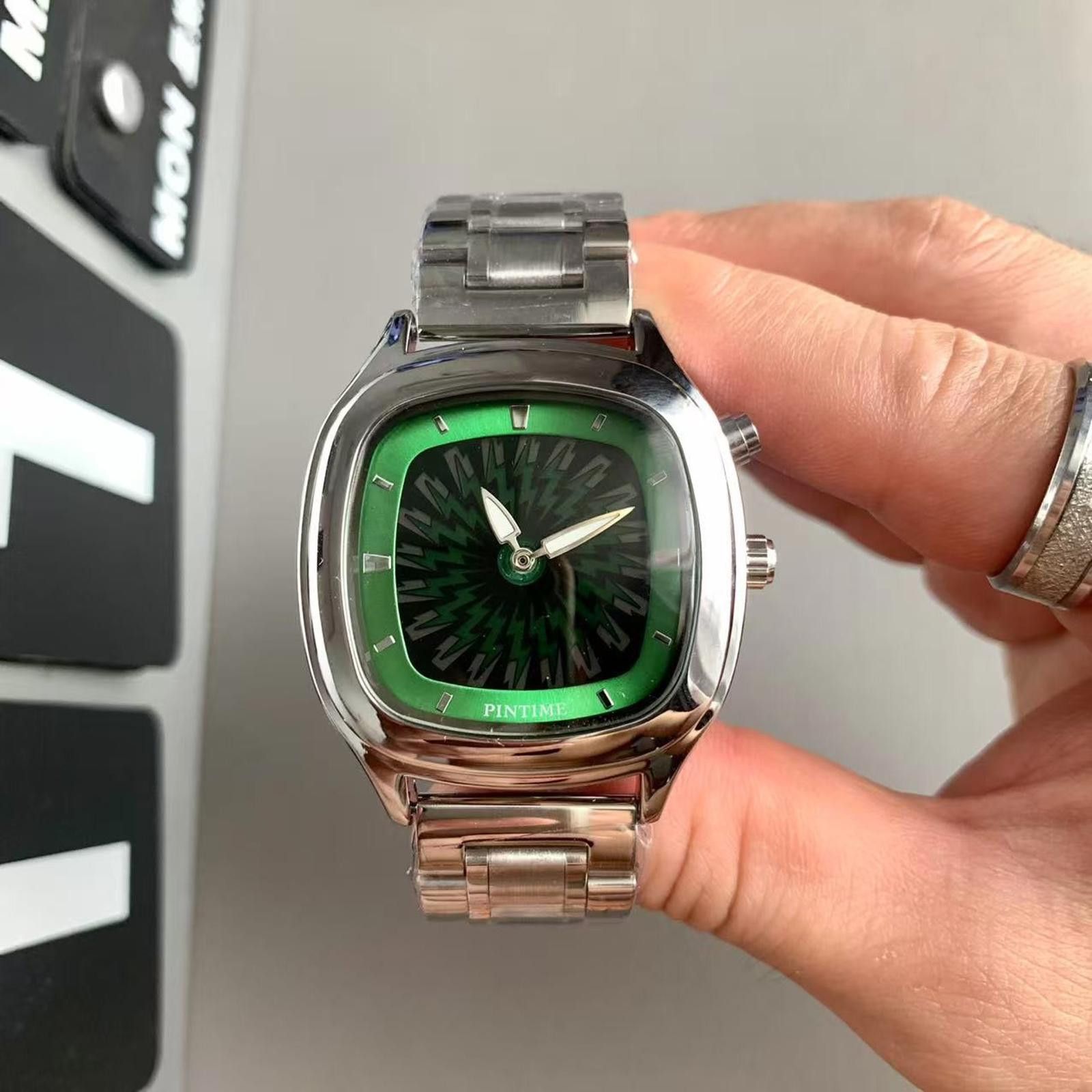 Y2K Lightning Watch – Digital Display Retro Unisex