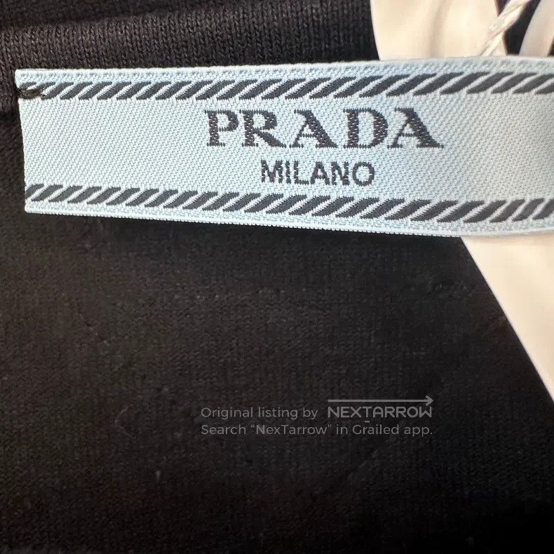 Prada Prada Black embossed short-sleeved T-shirt Size S / US 4 / IT 40 - 4 Thumbnail