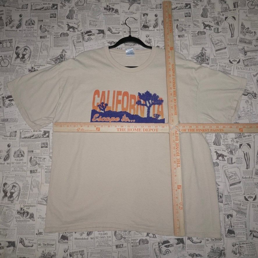 Gildan XL - Vintage Y2K escape to California tree vacation t-shirt Size US XL / EU 56 / 4 - 4 Thumbnail