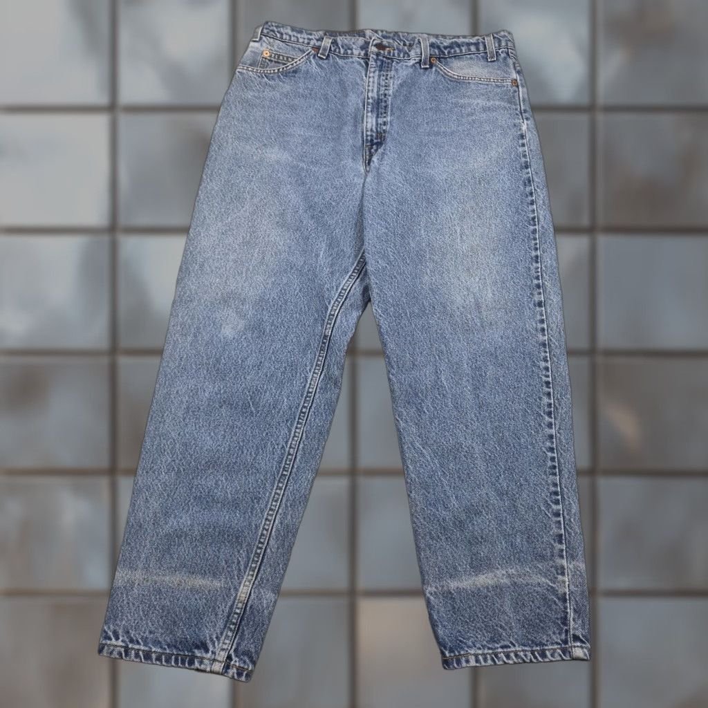 Levi's VINTAGE Levi's 550 Jeans Mens 38x30 Relaxed Tapered Light Wash Denim 90s USA 5-Pocket Mens Regular Blue Jeans Size US 38 / EU 54 - 1 Thumbnail
