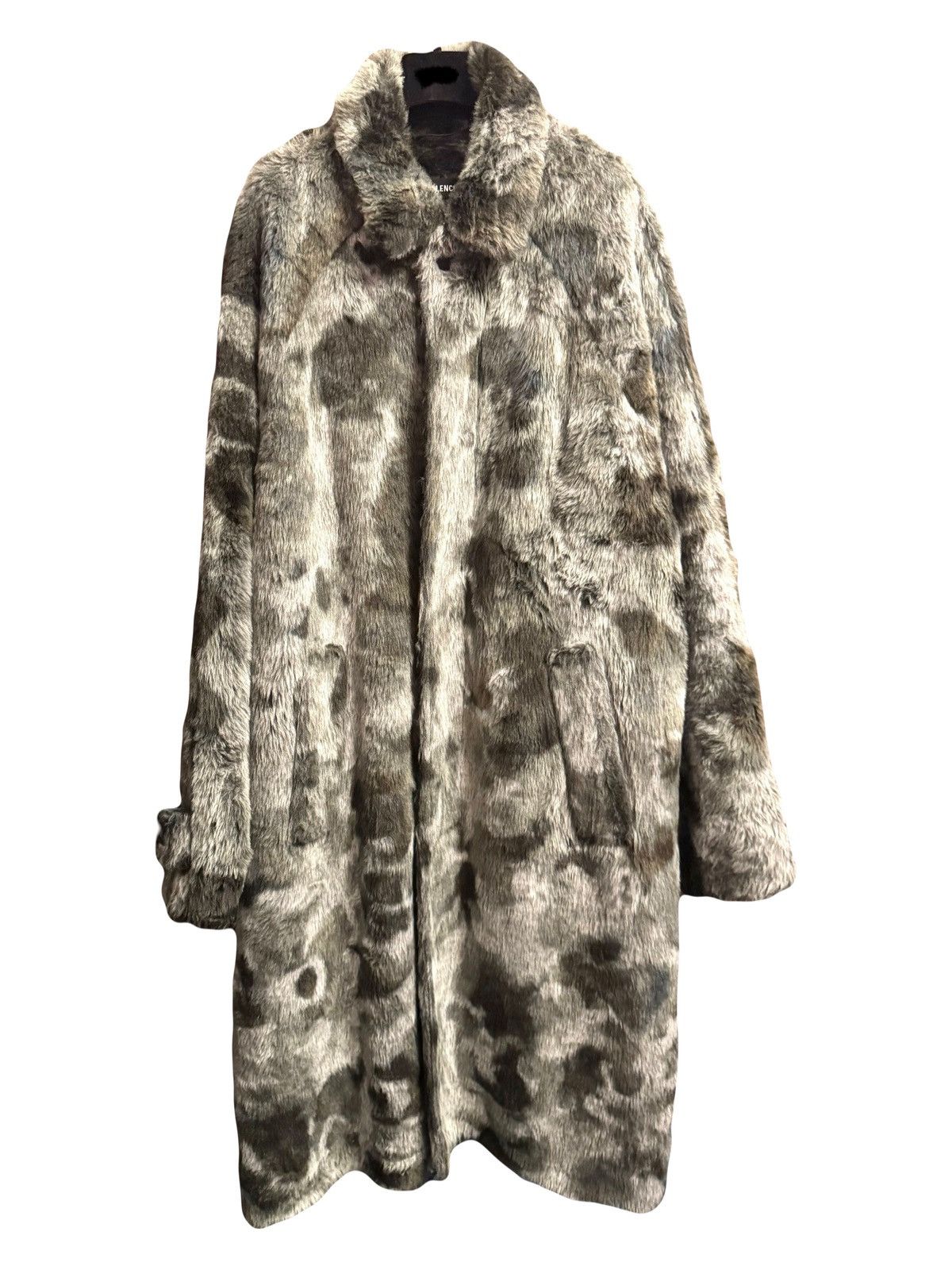 Balenciaga balenciaga faux fur printed runway coat men 46 oversized Size US S / EU 44-46 / 1 - 1 Thumbnail