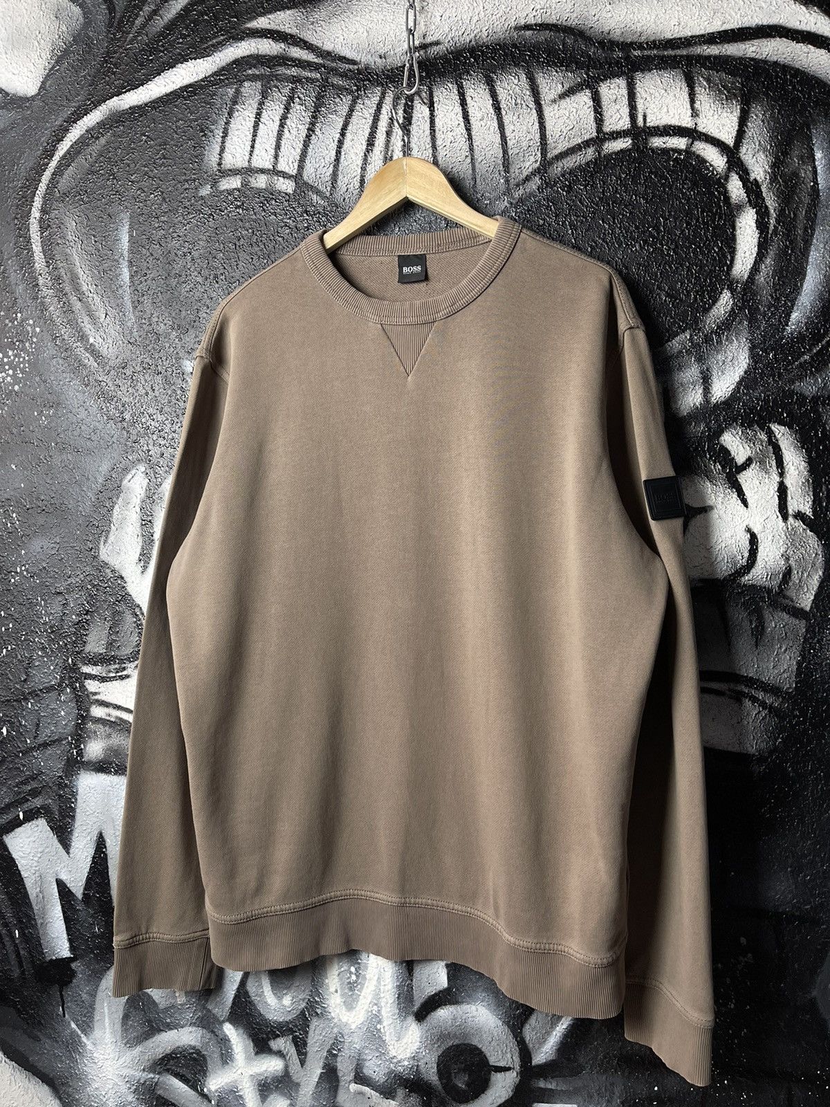 Hugo Boss Hugo Boss Light Brown Basic Sweatshirt Men’s Size XL Size US XL / EU 56 / 4 - 1 Thumbnail