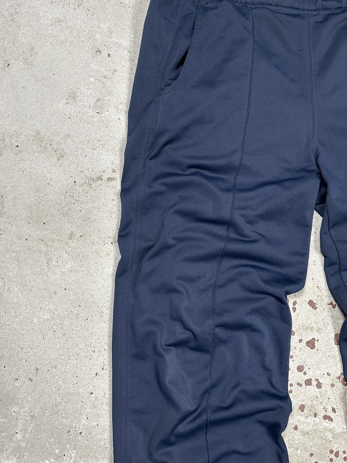 Nike Vintage Y2K Nike Baggy Navy Track Pants Swoosh rare usa Size US 32 / EU 48 - 5 Thumbnail