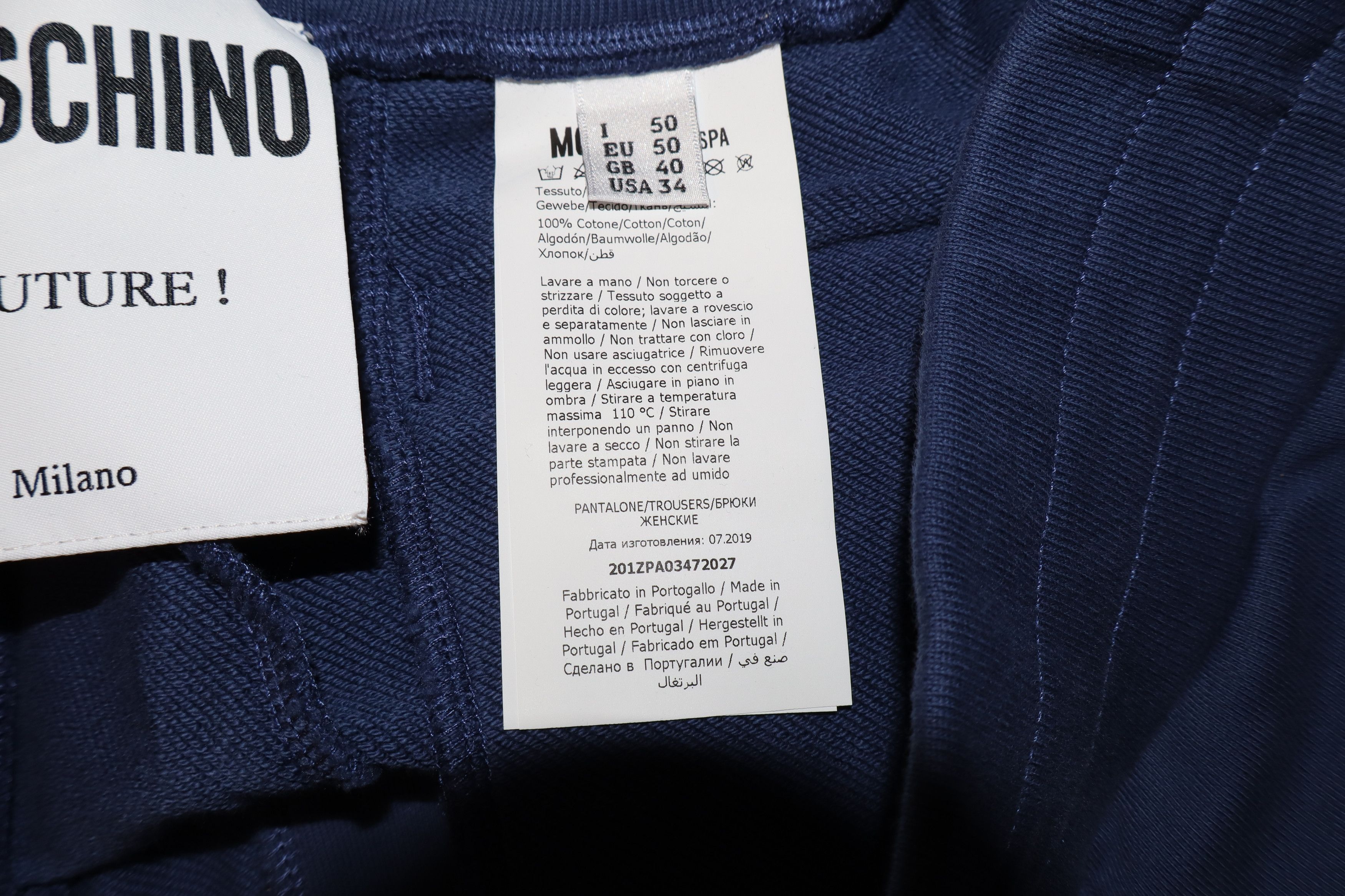 Moschino Logo print oversized short Size US 34 / EU 50 - 7 Thumbnail