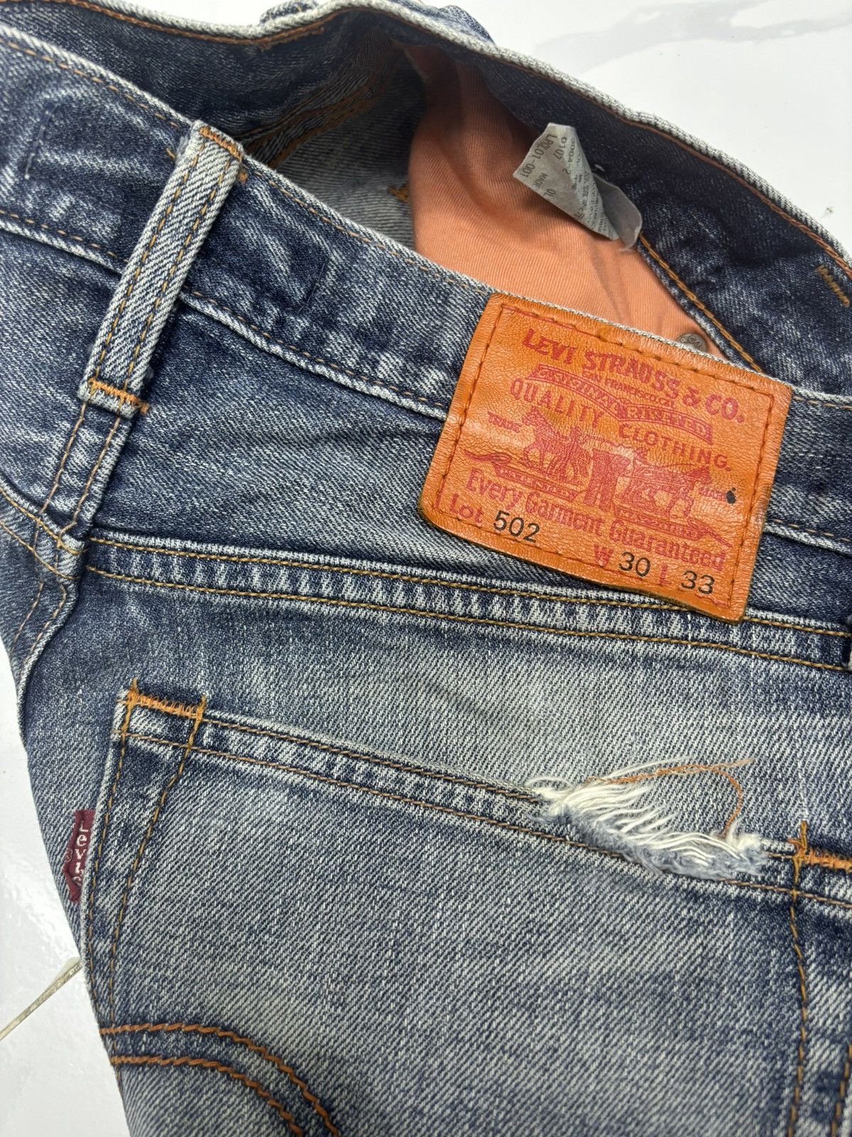 If Six Was Nine 💥RARE💥LEVIS 502 CLASSIC DISTRESSED DENIM JEANS Size US 31 - 10 Thumbnail