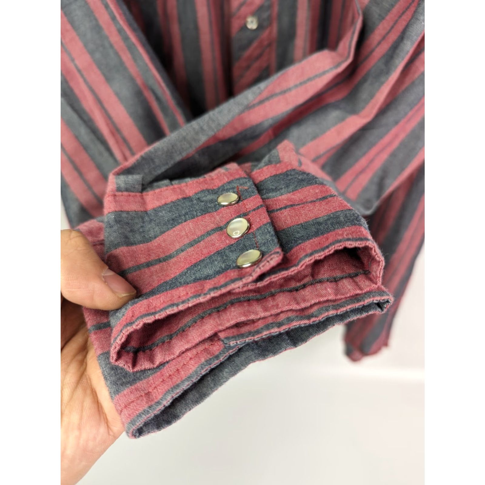 Wrangler Wrangler Button-Up Shirt Men 2XT Western Cowboy Red Long Sleeve Pearl Snap Cotton Polyester Striped Workwear Casual Travel Regular Fit Big & Tall Mens Size US XXL / EU 58 / 5 - 3 Thumbnail