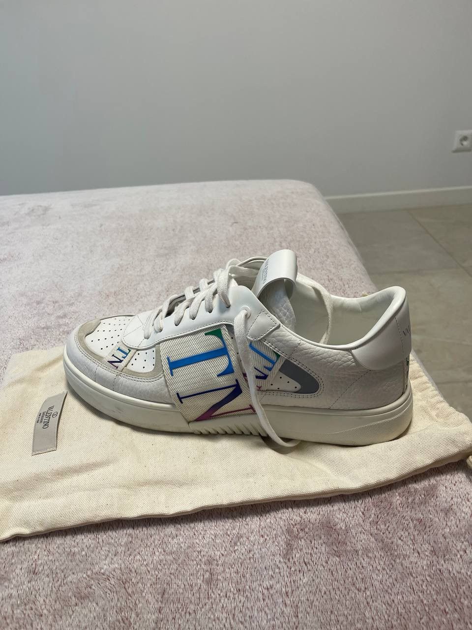 Valentino Valentino Sneakers — Worn Once 🔥 Size US 9 / EU 42 - 4 Thumbnail