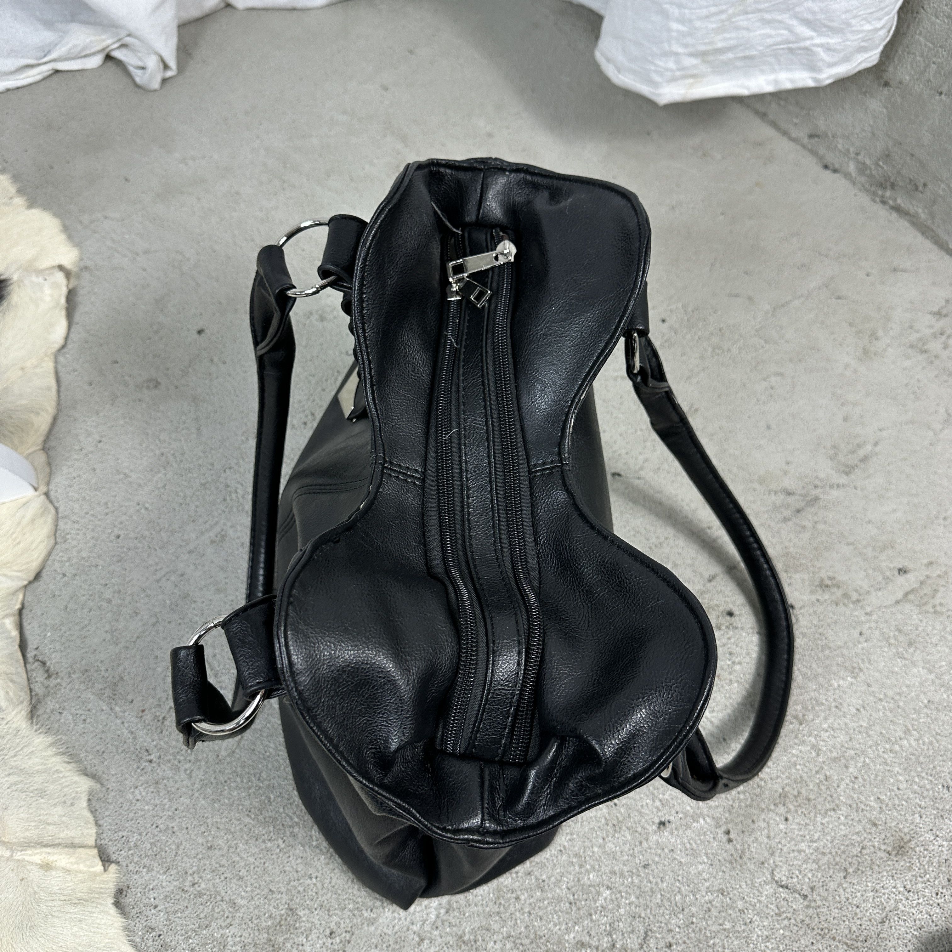 Vintage Vintage Y2K Avant Garde Faux Leather Moto Straps Bag Size ONE SIZE - 4 Thumbnail