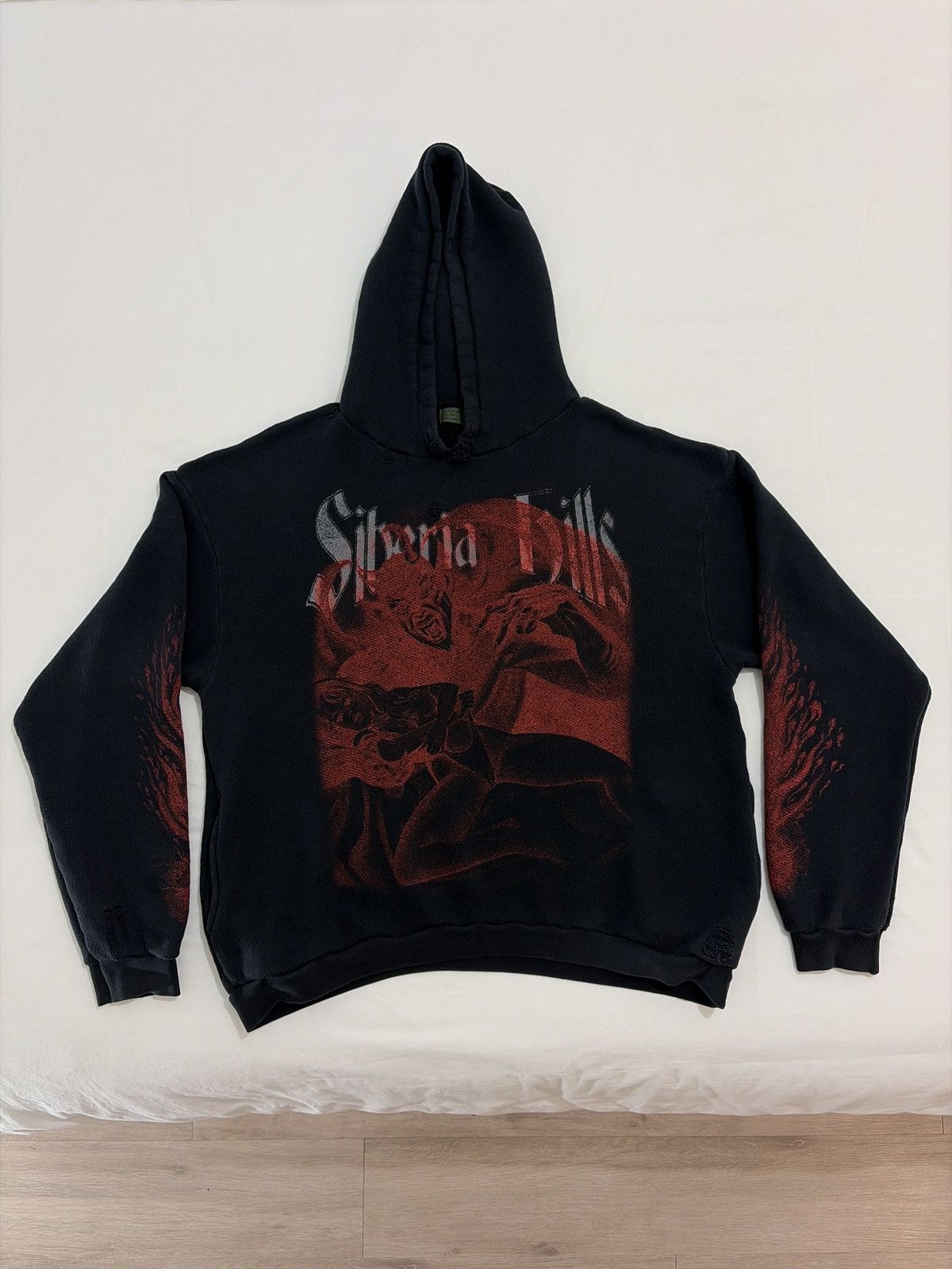 Siberia Hills Siberia Hills dark queen crewneck sweatshirt anime