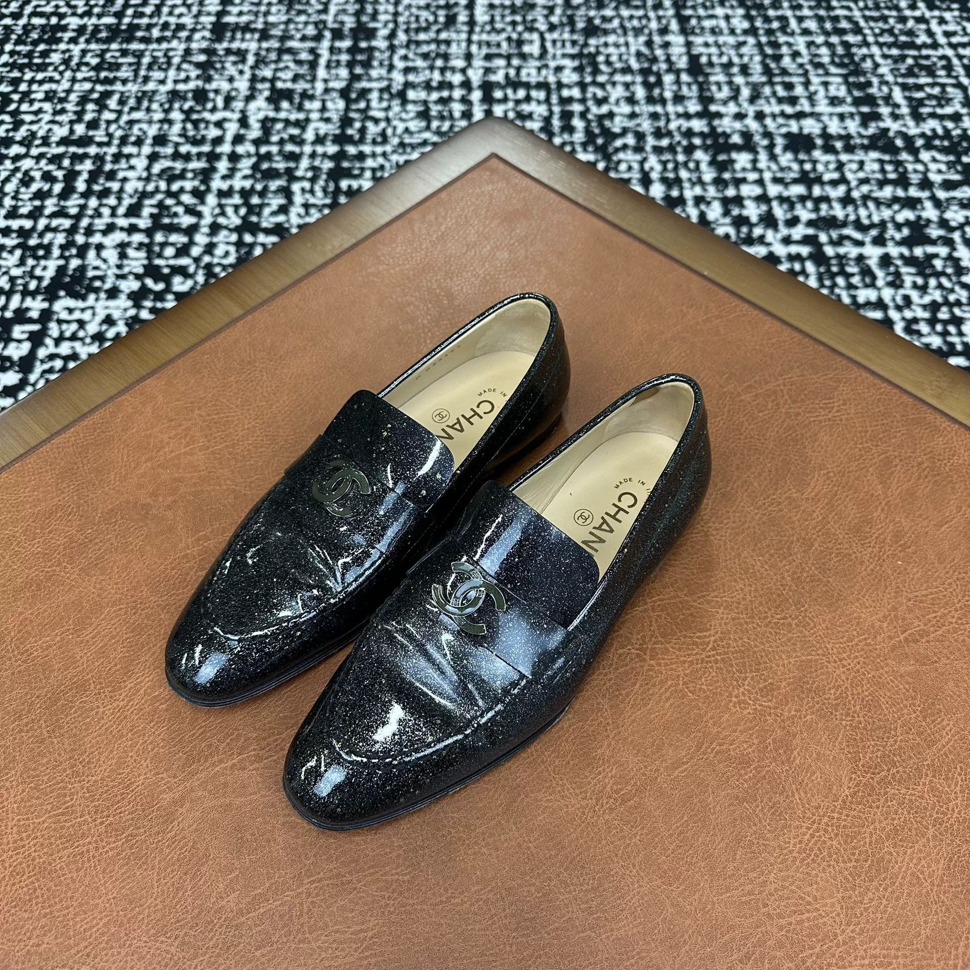 Chanel Chanel Patent Black Lowtop Sneakers it_37 Women Size US 7 / IT 37 - 1 Thumbnail