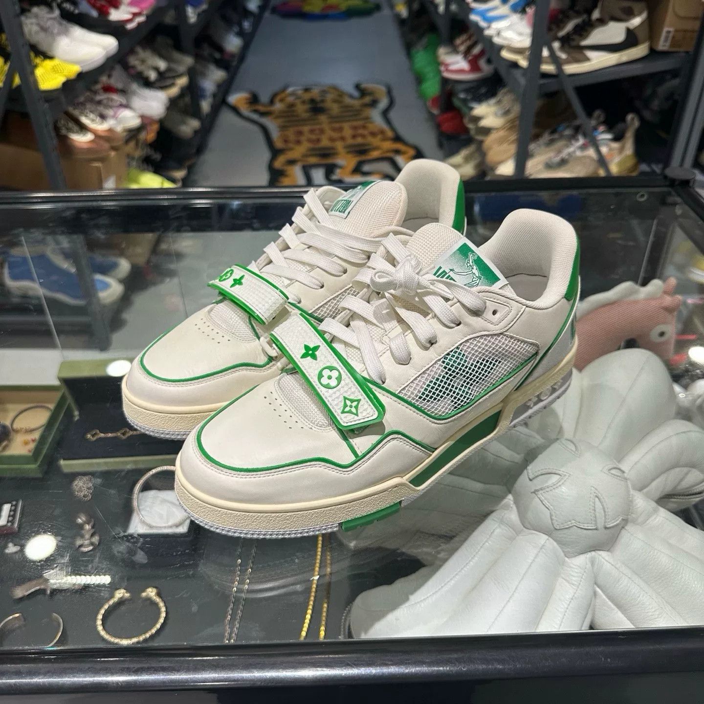 Louis Vuitton Louis Vuitton Green Lowtop Sneakers 9 Men Size US 9 / EU 42 - 1 Thumbnail