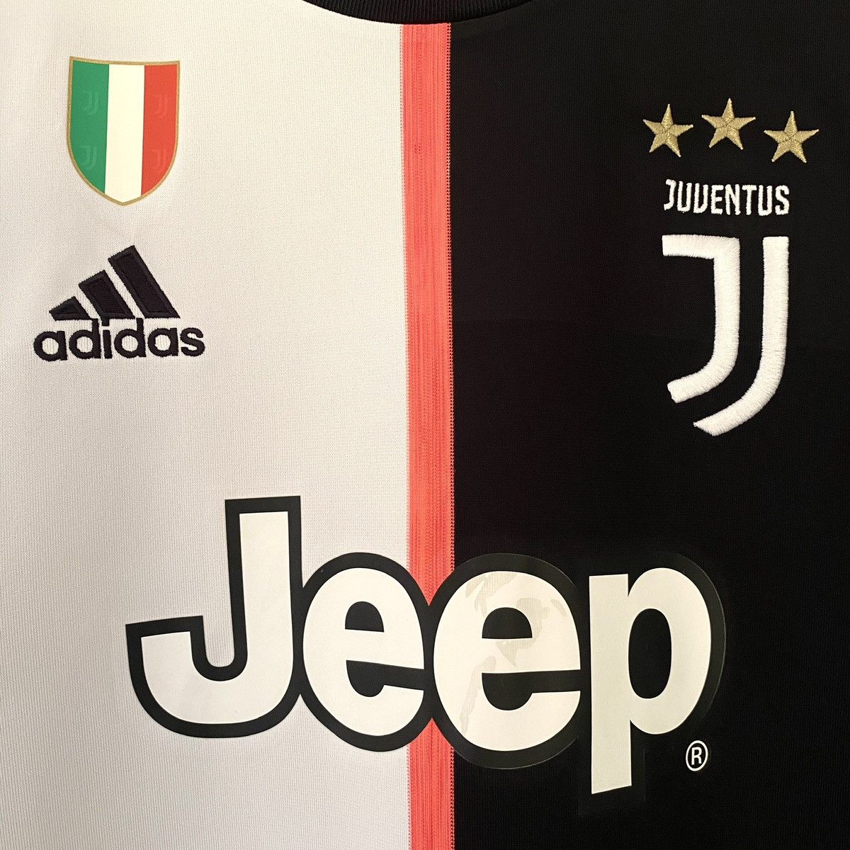 Adidas 2019 2020 Juventus Ronaldo Adidas Home UCL Kit Soccer Jersey Size US L / EU 52-54 / 3 - 4 Thumbnail