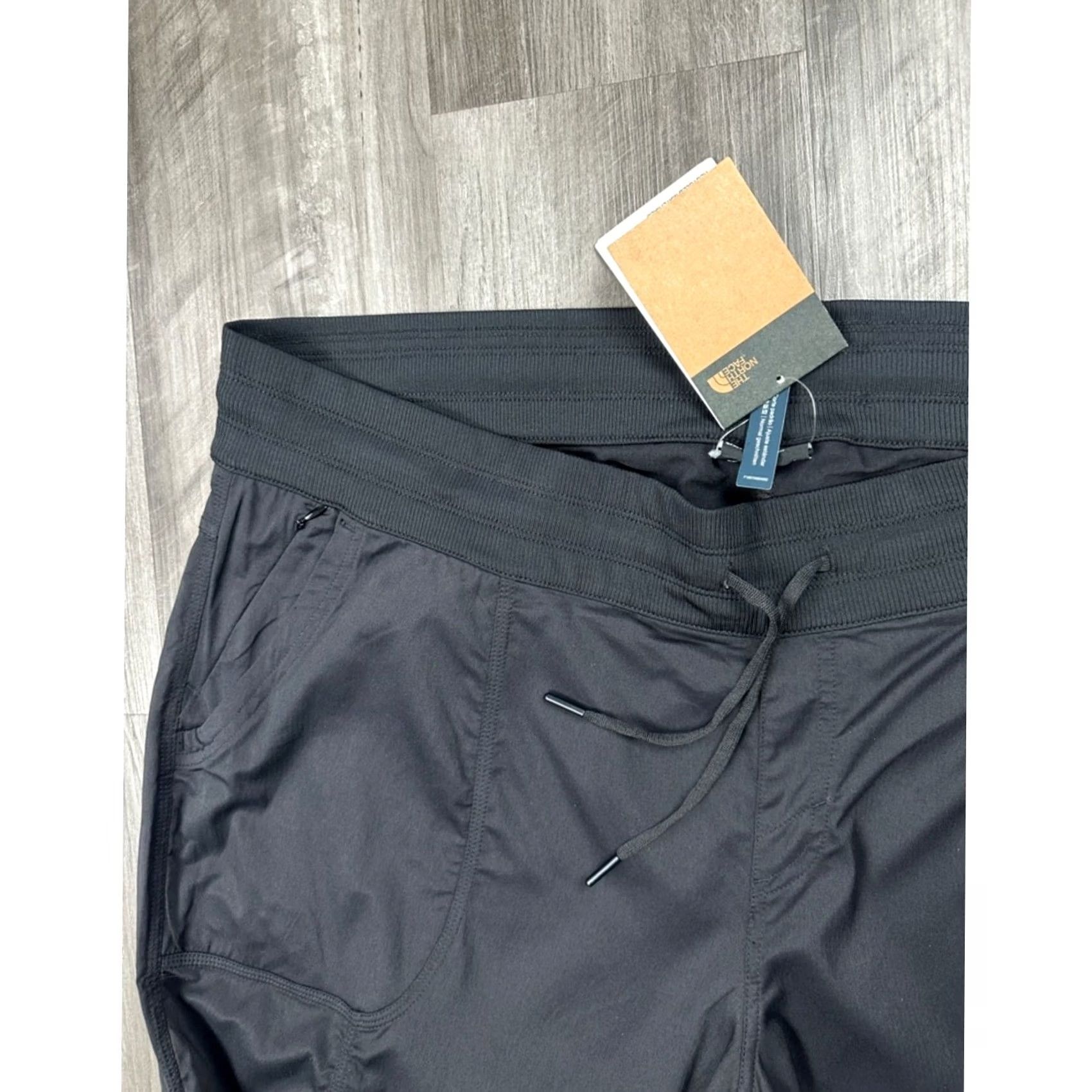 The North Face The North Face Aphrodite 2.0 Black Performance Pants Women 3XL Short Jogger Pants Size 40" / US 18 - 5 Thumbnail