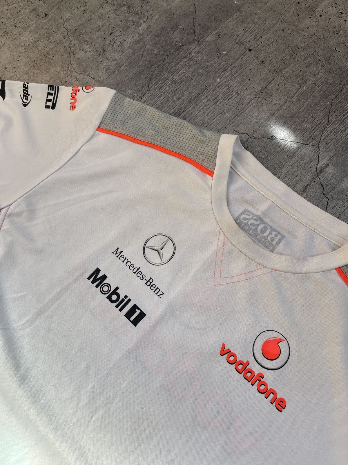 Hugo Boss × Malcolm McLaren × Mercedes-Benz Vintage Hugo Boss Mclaren Mercedes Benz T-shirt racing retro Size US XXL / EU 58 / 5 - 6 Thumbnail