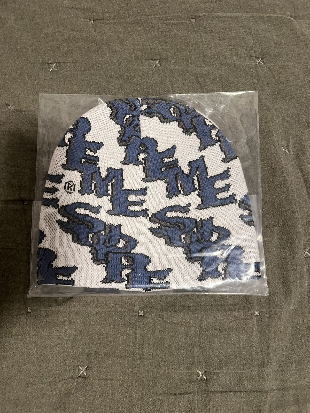 Supreme Supreme Slanted Gothic Outline Beanie White Size ONE SIZE - 1 Thumbnail