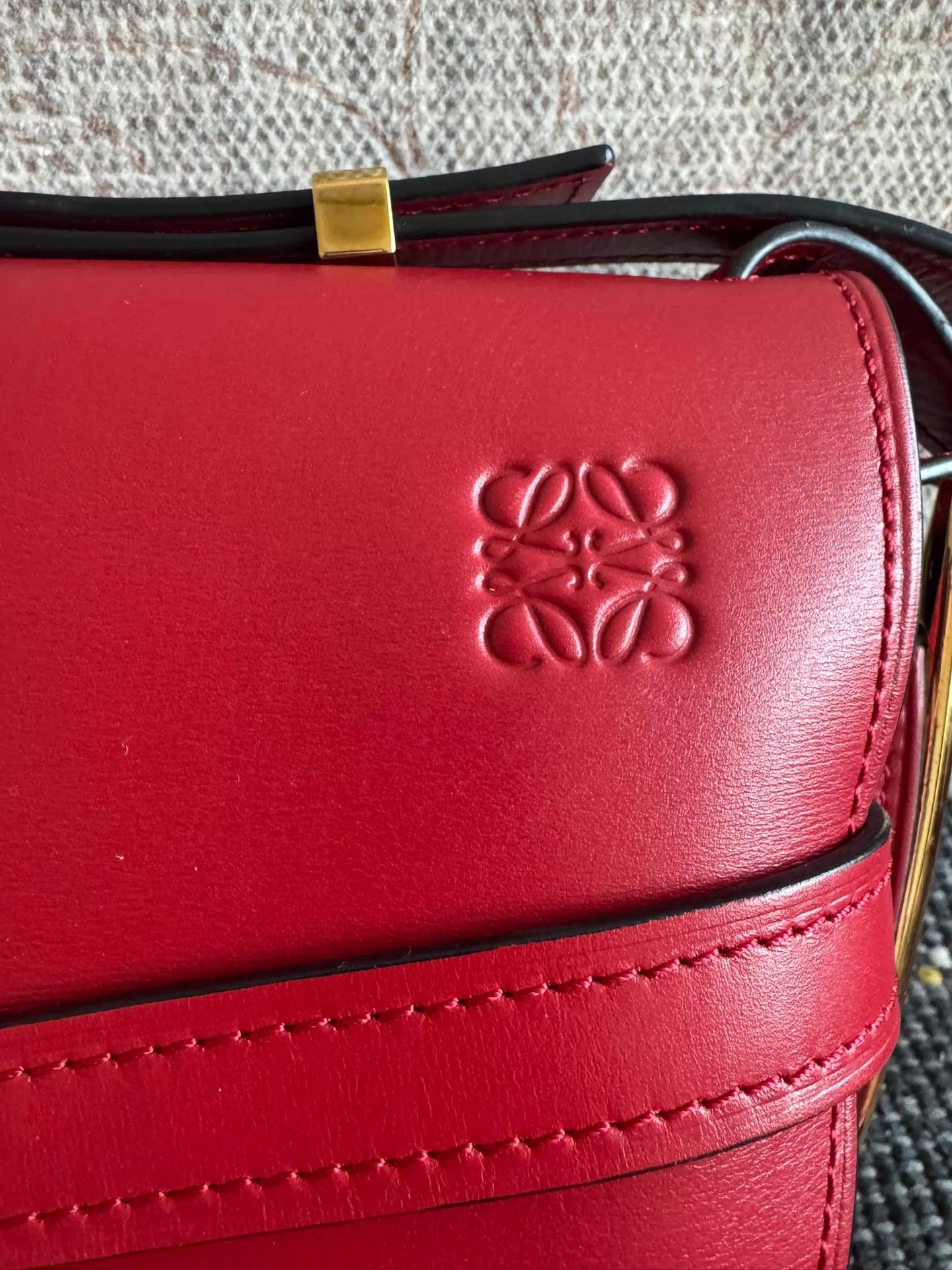 Loewe LOEWE Gate Small Burgundy Red Hardly Used Crossbody Size ONE SIZE - 4 Thumbnail