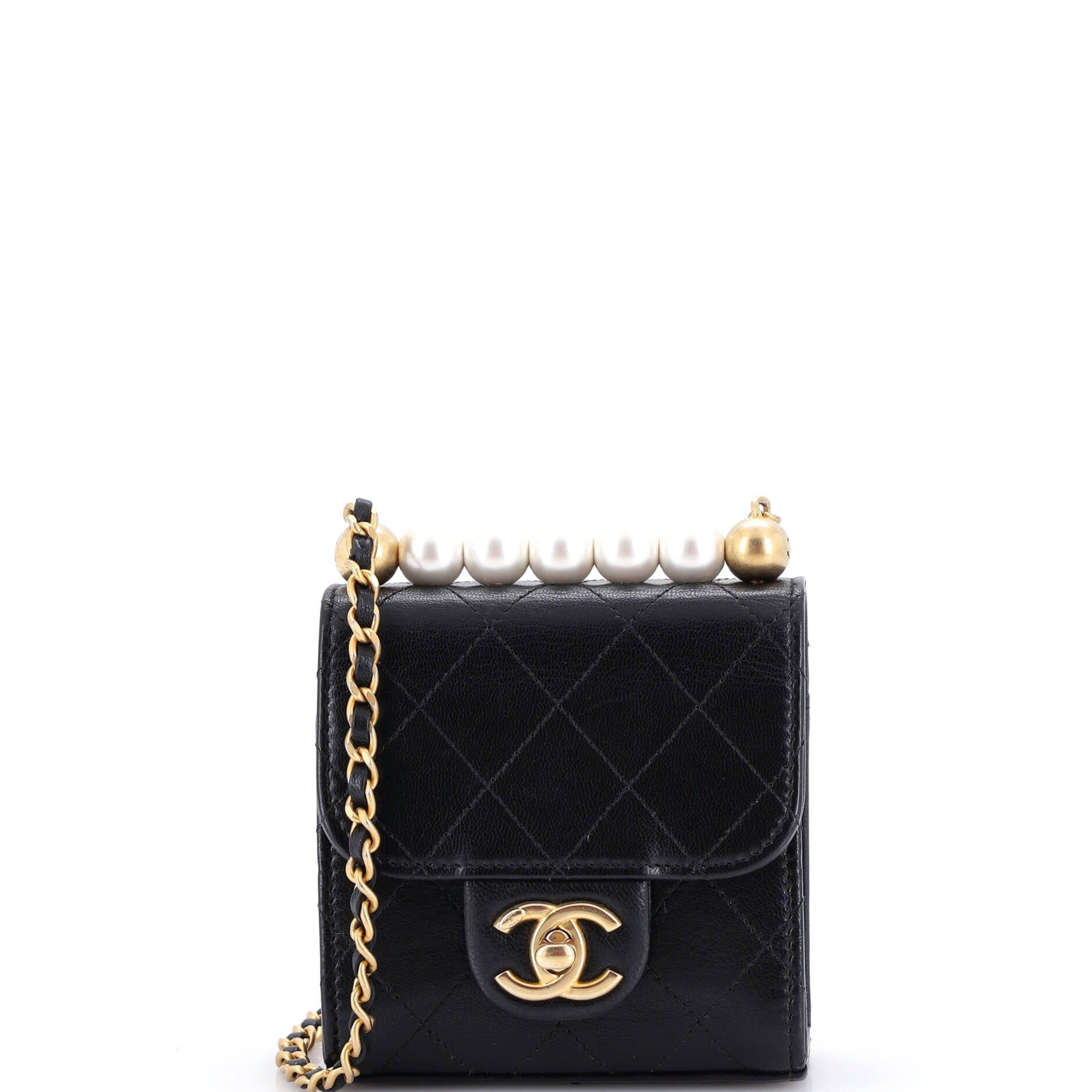 Chanel Chic Pearls Flap Clutch with Chain Size ONE SIZE - 1 Thumbnail
