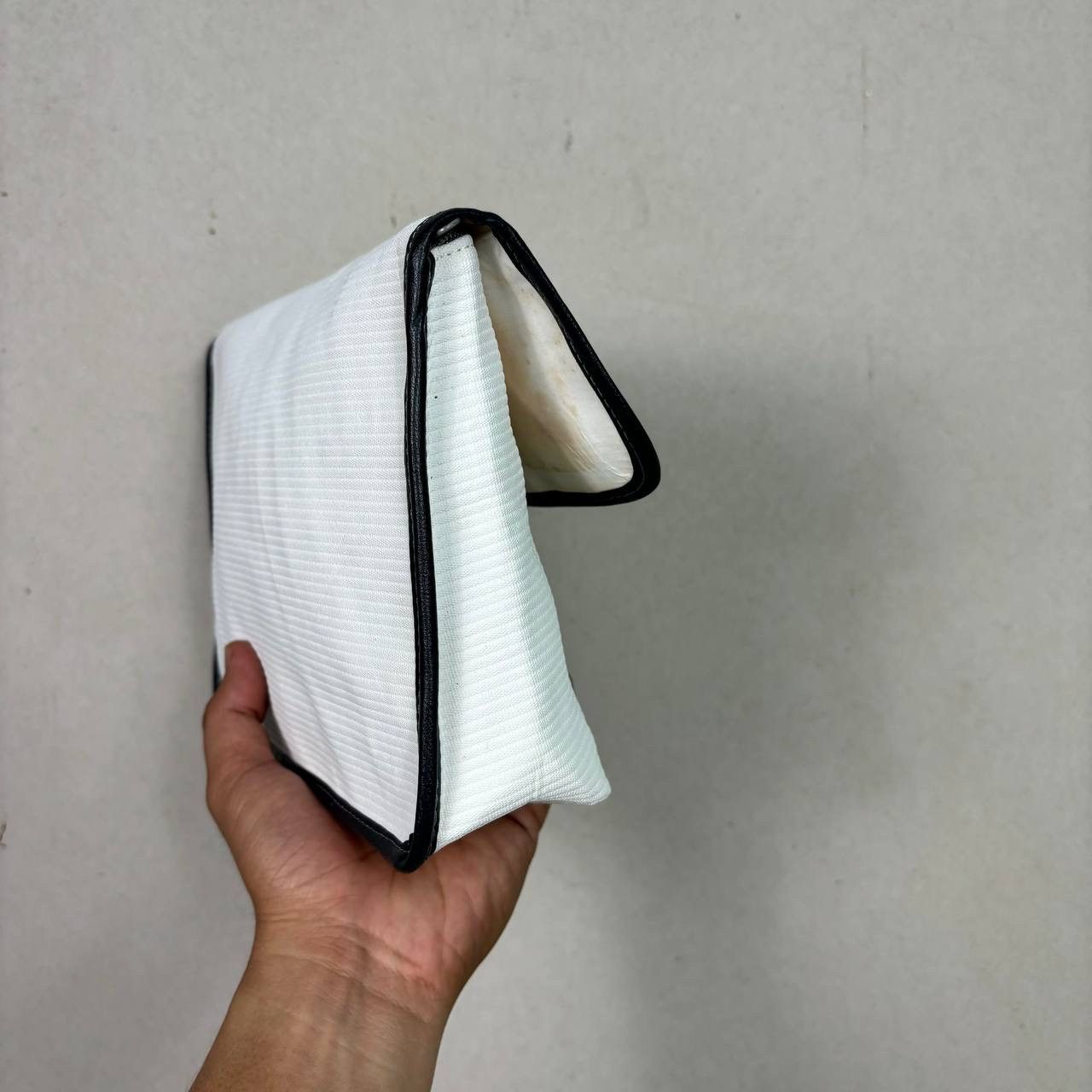 Givenchy Pochette Givenchy White Clutch Bag Size ONE SIZE - 6 Thumbnail