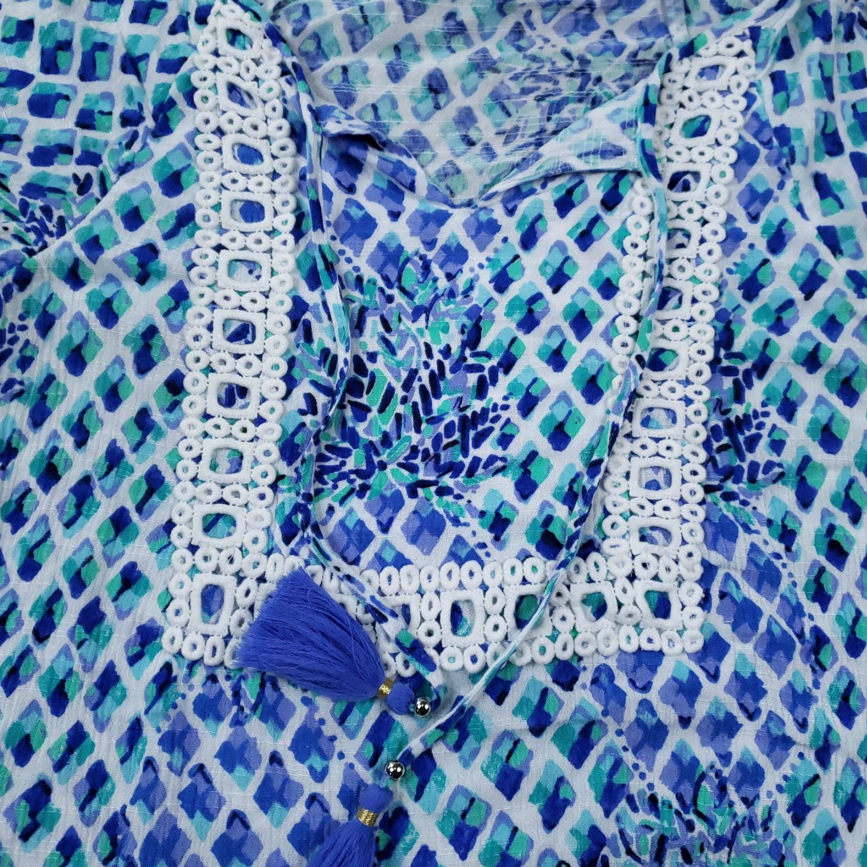 Lilly Pulitzer Lilly Pulitzer Amisa Top Womens XS Blue Green Boho Peplum Bell Sleeve Tunic Blouse Geometric Crochet Tasseled Ruffle V-Neck Long Sleeve Size XS / US 0-2 / IT 36-38 - 6 Thumbnail