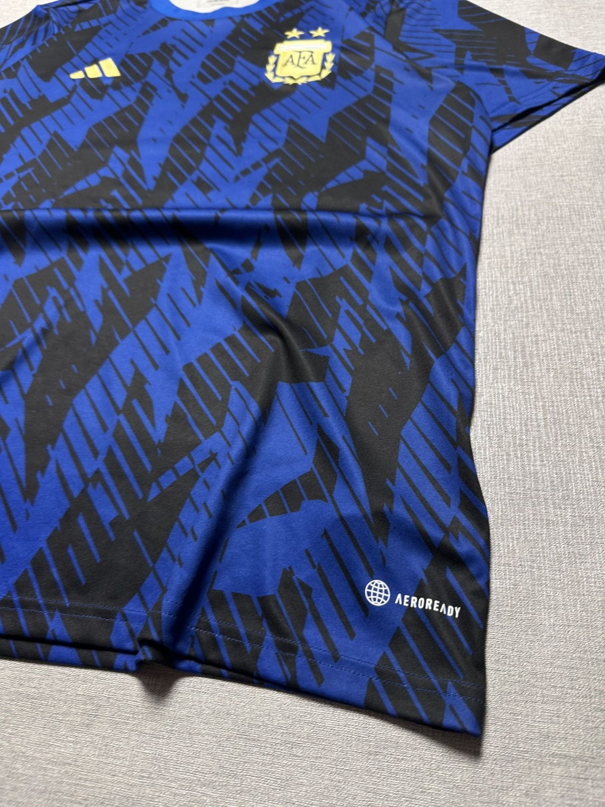 Adidas Adidas Argentina 2022 WC Prematch Kit Size US L / EU 52-54 / 3 - 5 Thumbnail