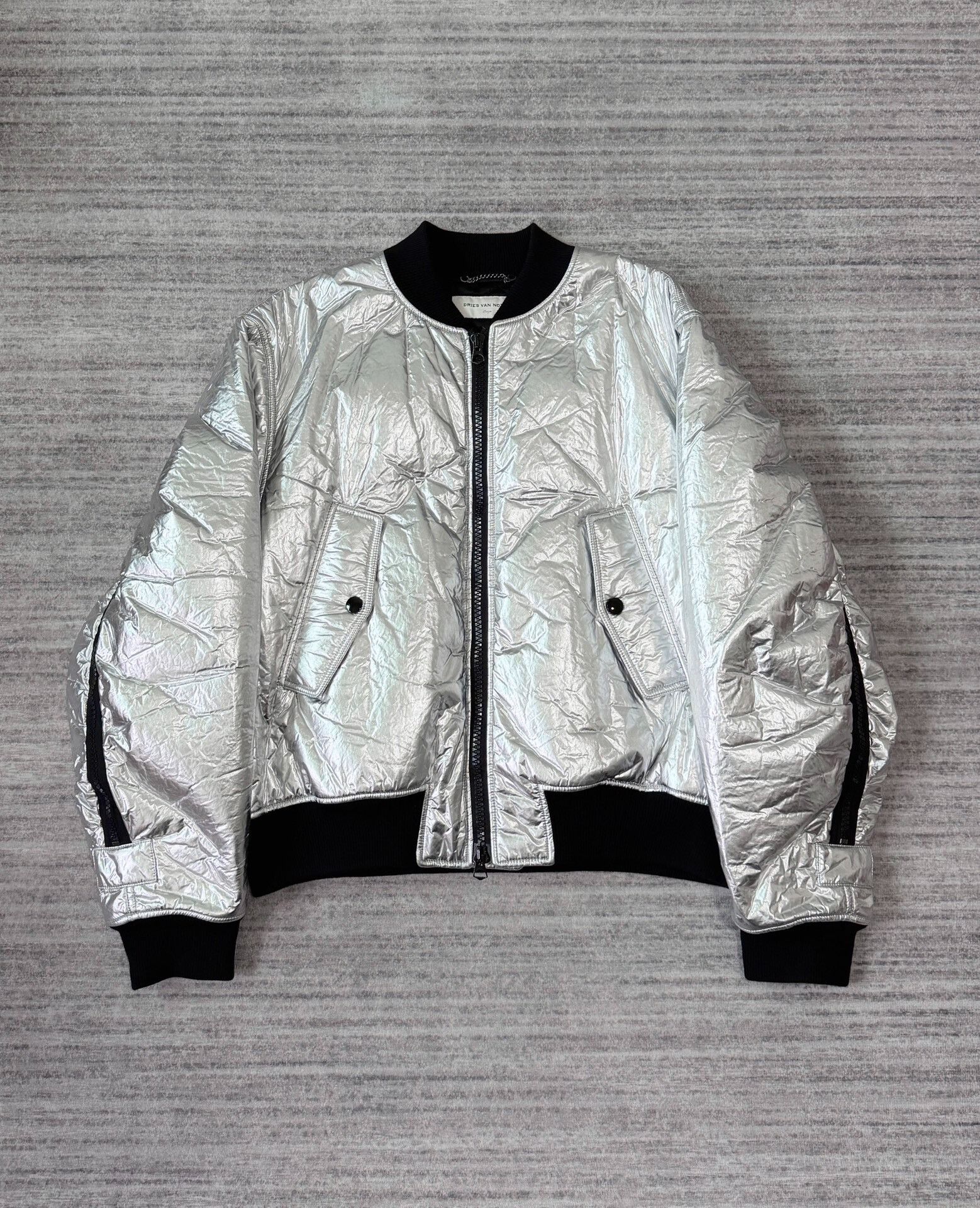 Dries Van Noten silver bomber jacket with back zipper Size US L / EU 52-54 / 3 - 1 Thumbnail