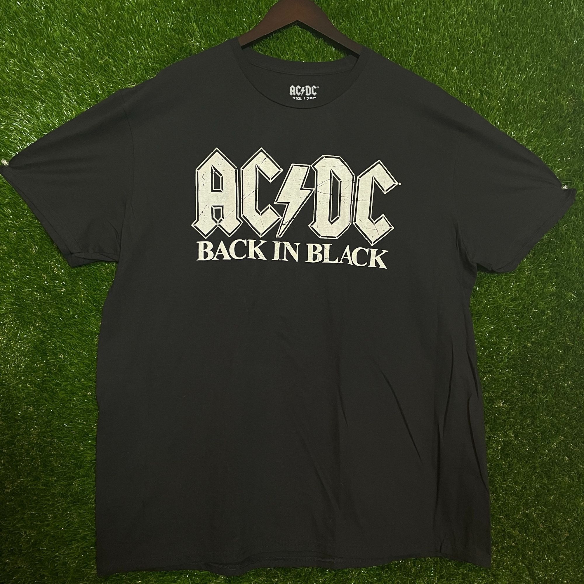 AC/DC AC/DC Back in Black Rock T-shirt, size 2XL Size US XXL / EU 58 / 5 - 1 Thumbnail