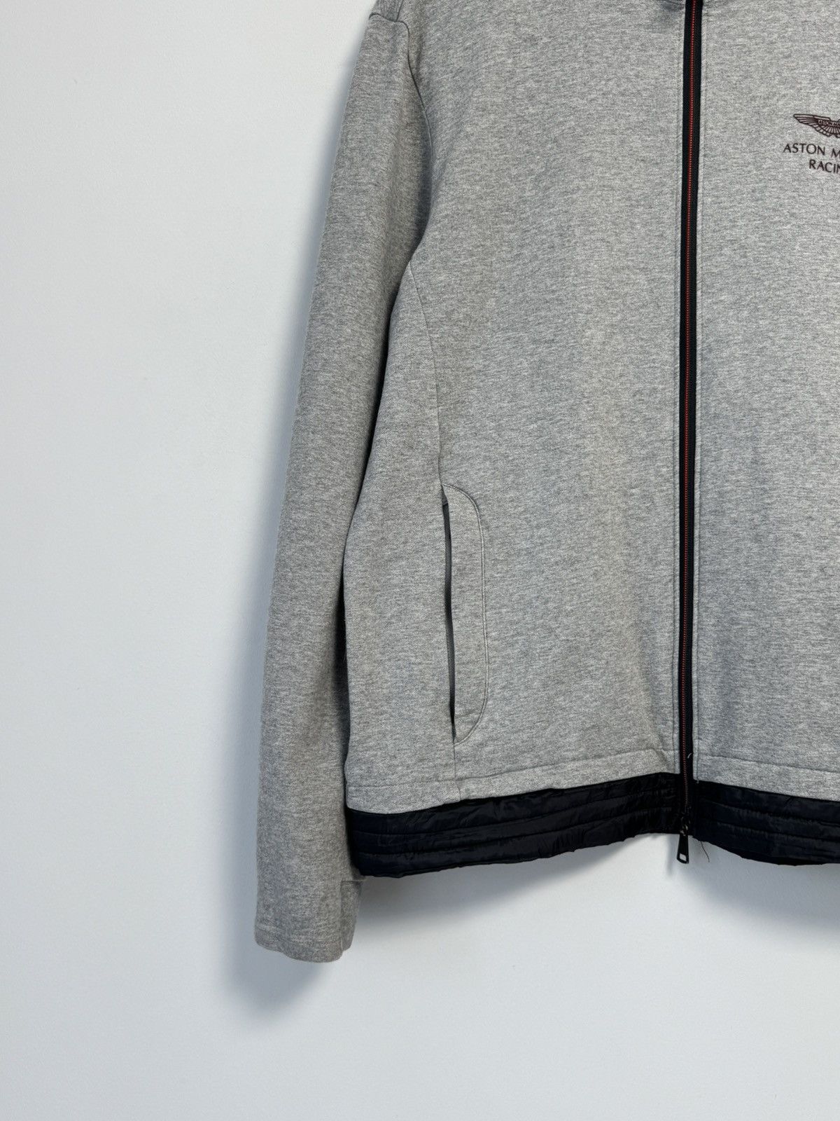 Other HACKETT MEN ASTON MARTIN AMR TRAVEL HOODY/HOODIE GREY Size US L / EU 52-54 / 3 - 4 Thumbnail