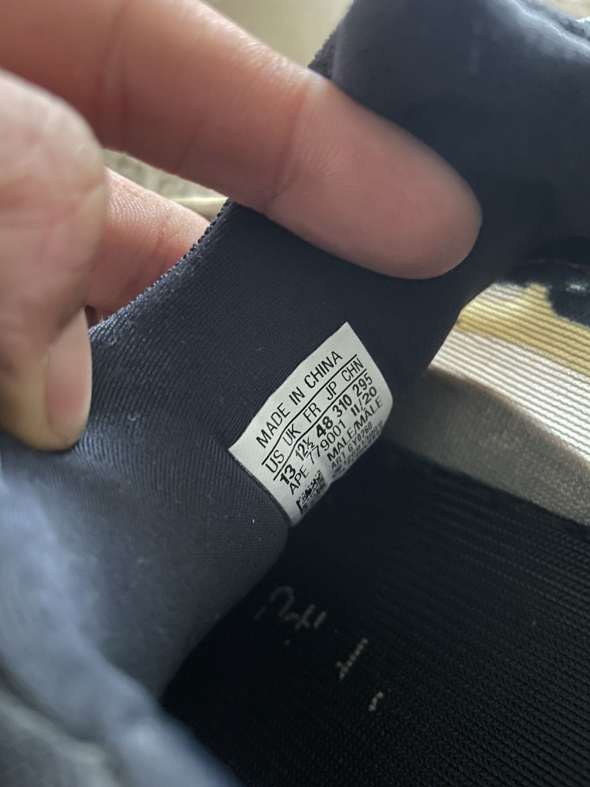 Adidas Adidas Yeezy 700 V3 Kyanite Size US 13 / EU 46 - 7 Thumbnail