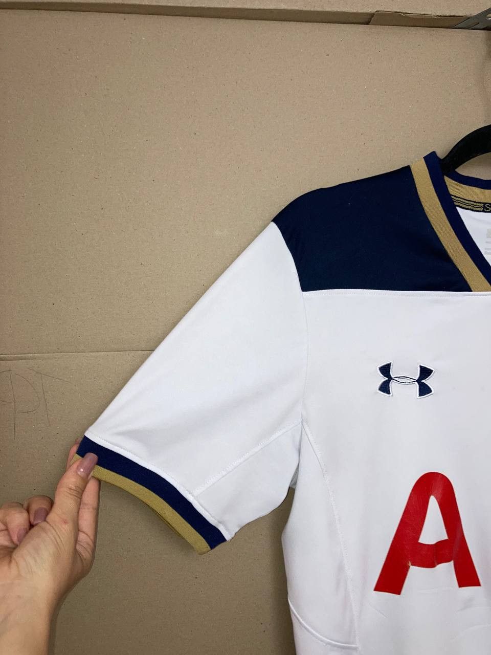Under Armour TOTTENHAM HOTSPUR 2016/2017 HOME SOCCER JERSEY UNDER ARMOUR Size US S / EU 44-46 / 1 - 7 Thumbnail
