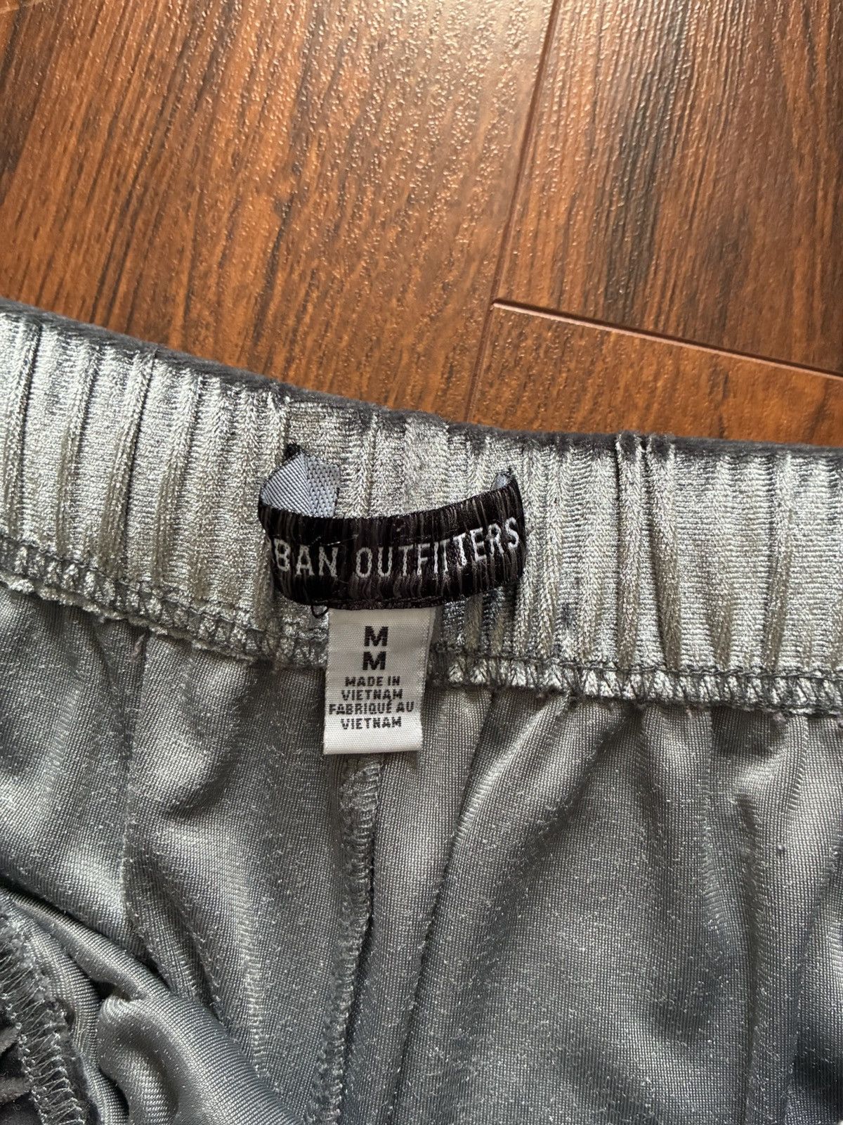 Urban Outfitters Urban Outfitters Gray Velvet Velour Track Pants. Size Medium Size US 35 - 5 Thumbnail