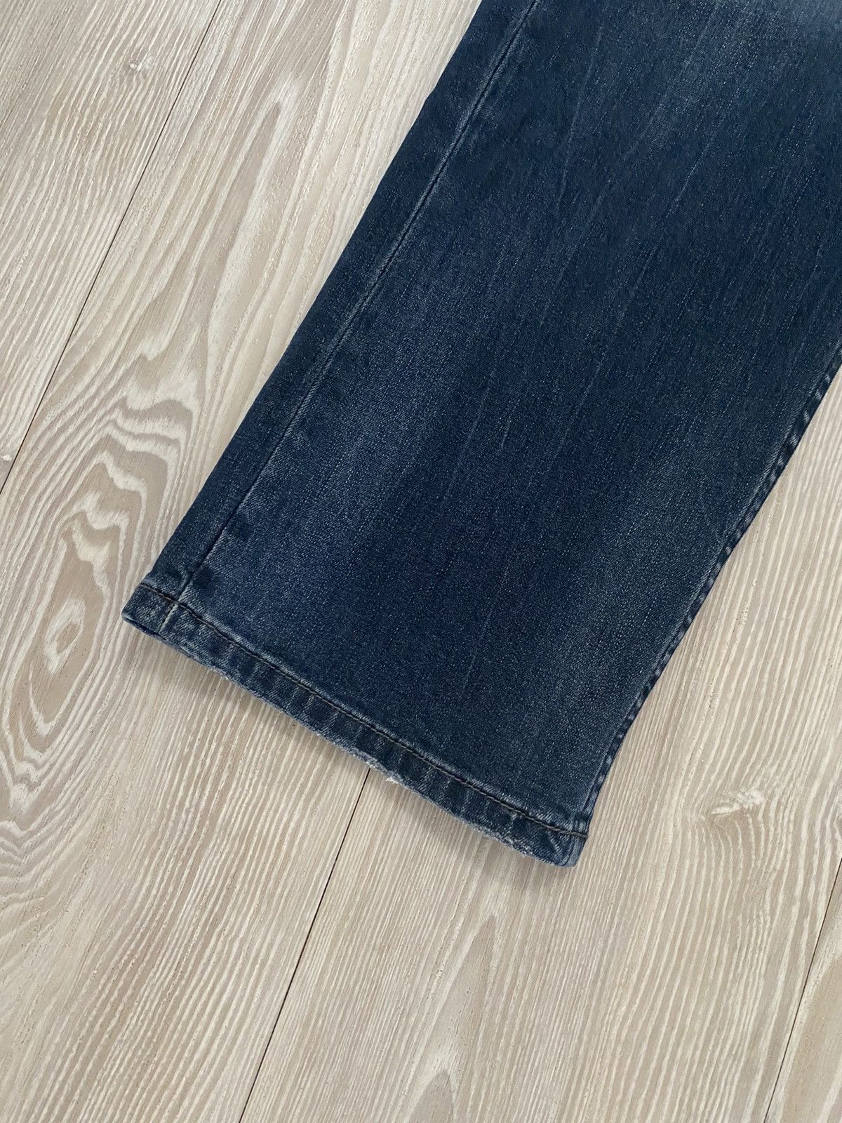 Levi's Straight Relaxed Blue Denim Jeans Size 30 Size US 30 / EU 46 - 2 Thumbnail
