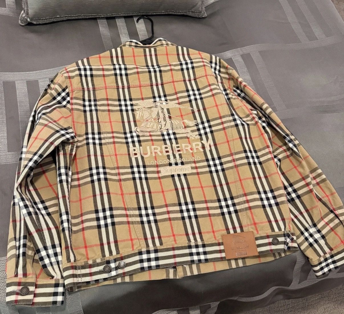 Burberry × Supreme Burberry Supreme Denim Trucker Size US XL / EU 56 / 4 - 10 Thumbnail