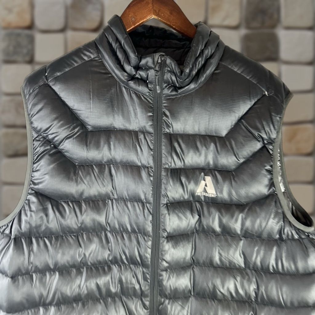 Eddie Bauer VINTAGE Eddie Bauer First Ascent Whittaker Down Puffer Vest Black Mens XL Mountaineering Size US XL / EU 56 / 4 - 1 Thumbnail