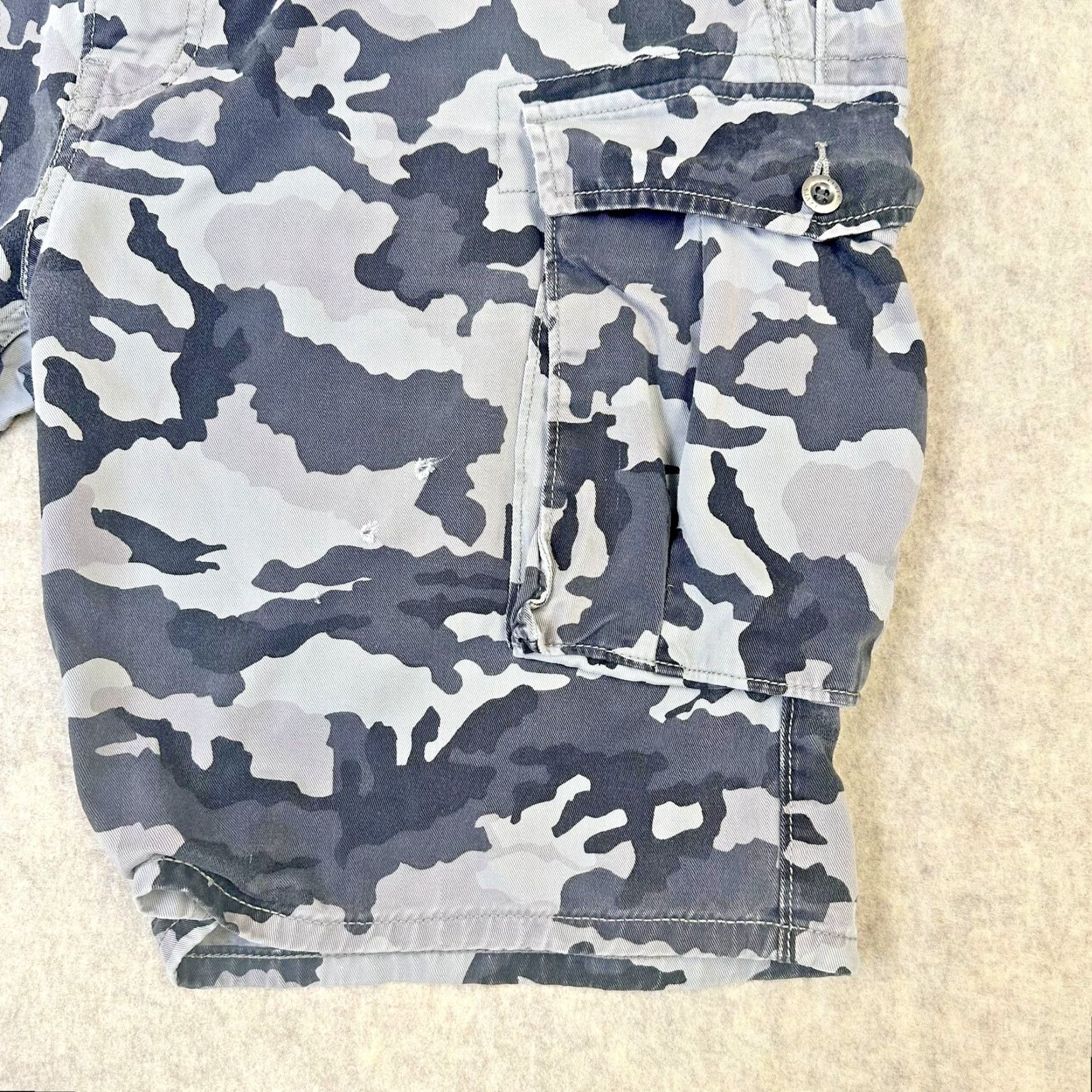 Levi's Levi's Camo Cargo Shorts Mens 40 Cotton Camouflage Pockets Cargo Outdoor Hiking Camping Summer Casual Mens 40 Gray Size US 40 / EU 56 - 3 Thumbnail