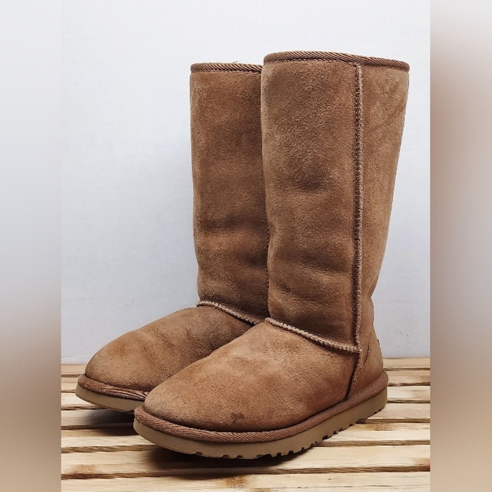 Ugg UGG Womens Chestnut Classic Tall II Winter Boots Size 7 Size US 7 / IT 37 - 2 Thumbnail
