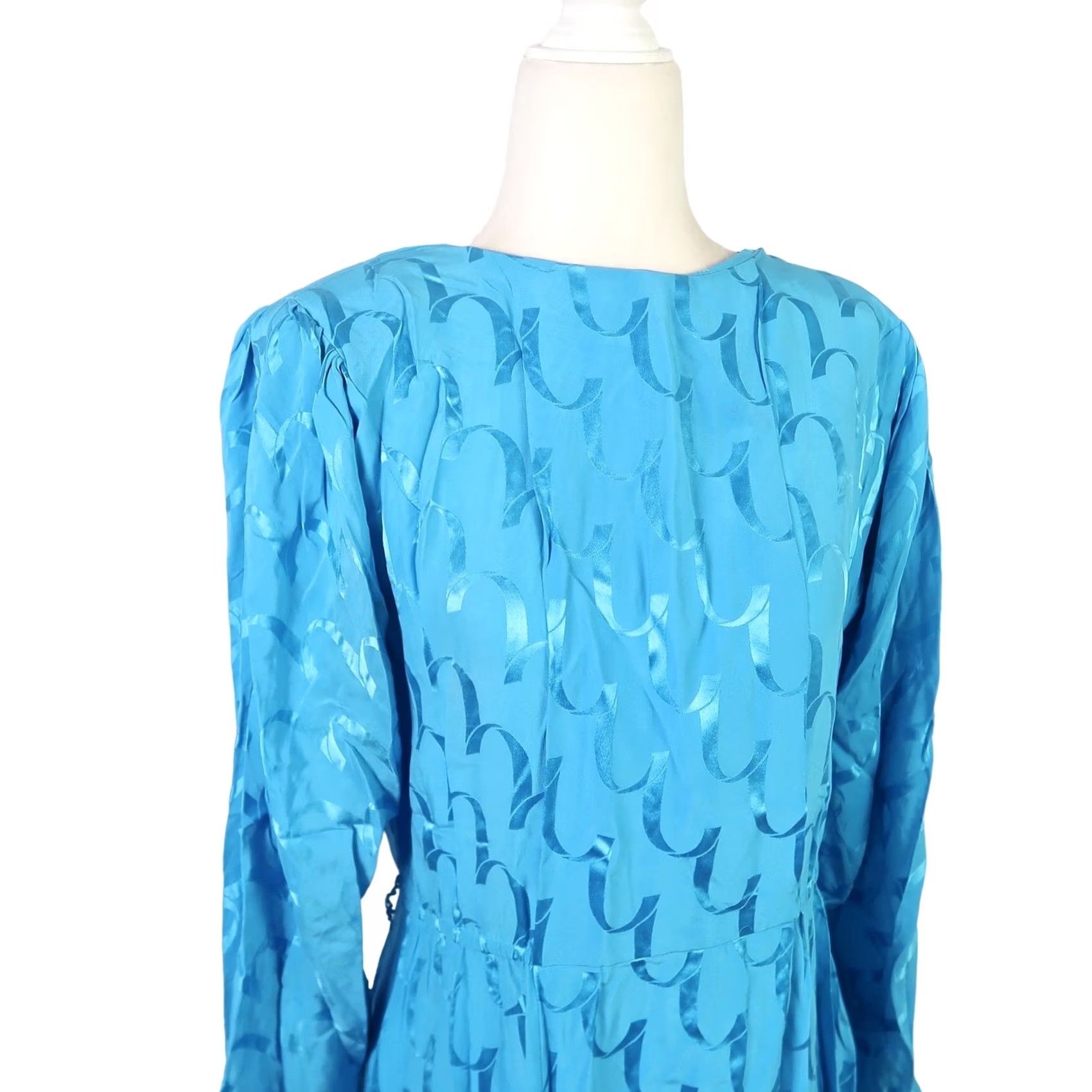 AQUA VINTAGE 80s Aqua Blue Silk Satin Ribbon Print Midi Dress 8P Woman Long Sleeve A-Line Petites 8 Spring 100% Silk Joanie Char Women Size M / US 6-8 / IT 42-44 - 2 Thumbnail
