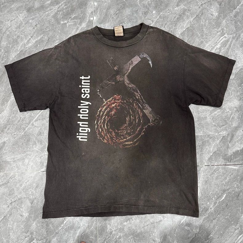 Saint Michael Washing damages short sleeves