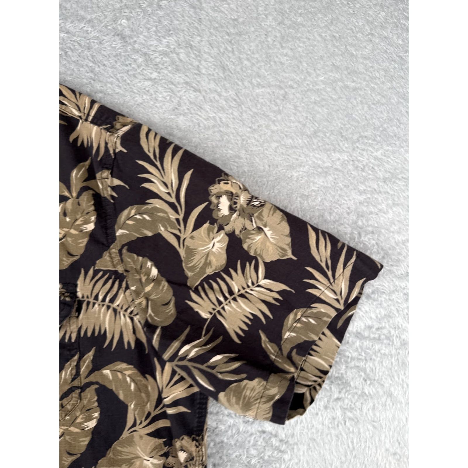 Chaps VINTAGE Chaps Shirt Mens 2XL Hawaiian Floral Leaf Print Cotton Button-Up Beige Black Short Sleeve Mens Regular Adult 2XL Hawaiian Theme Boys/Girls Men Size US XXL / EU 58 / 5 - 4 Thumbnail