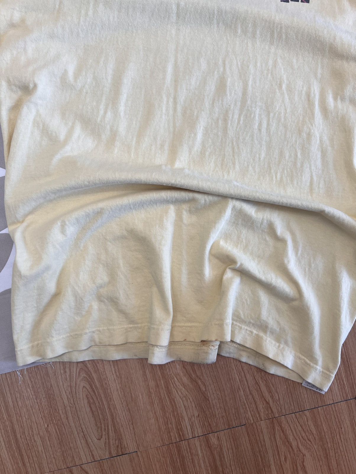 Undefeated cream-colored Undefeated basketball Size US M / EU 48-50 / 2 - 10 Thumbnail