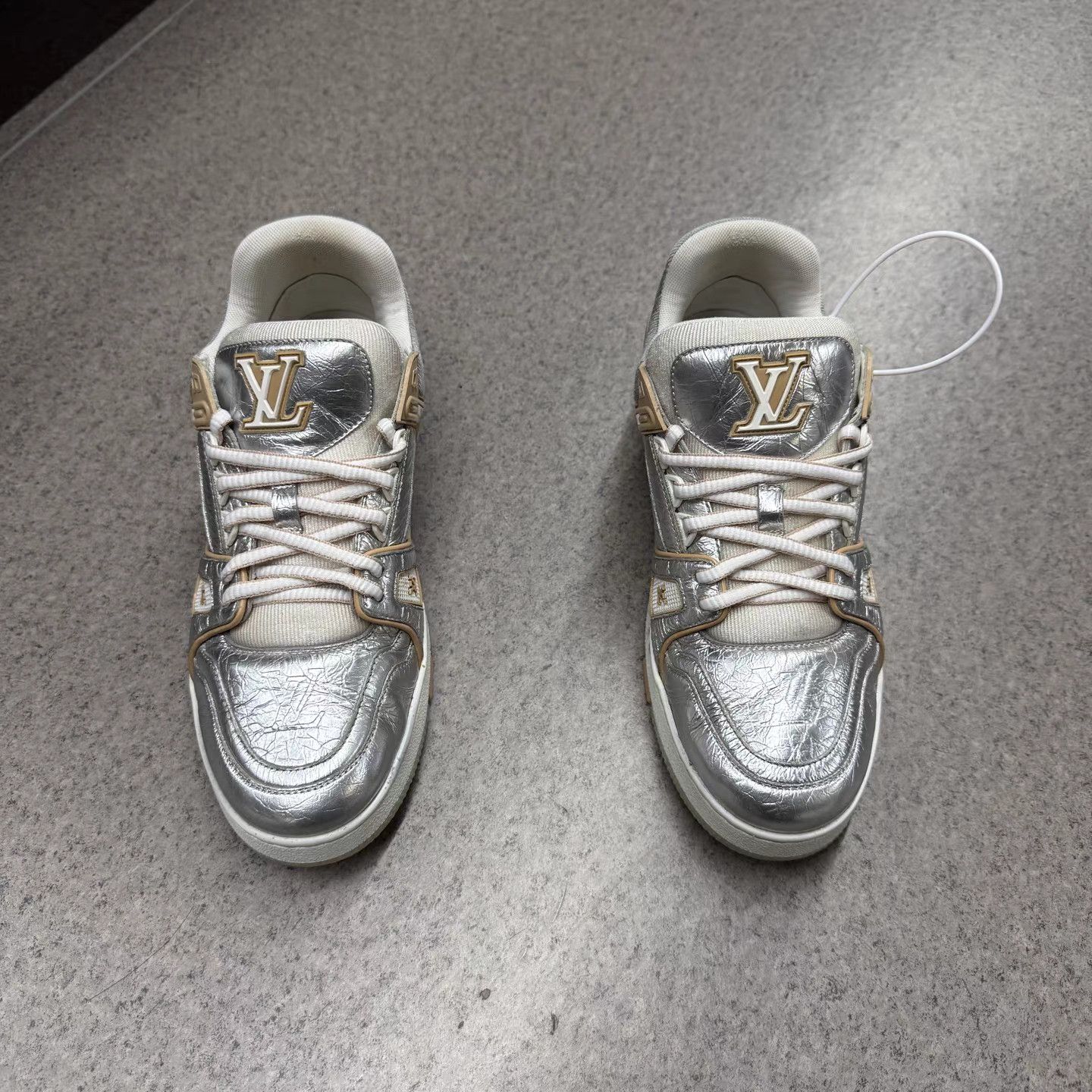 Louis Vuitton LV Trainer Embossed Silver Sneakers K15 Size US 8 / EU 41 - 5 Thumbnail