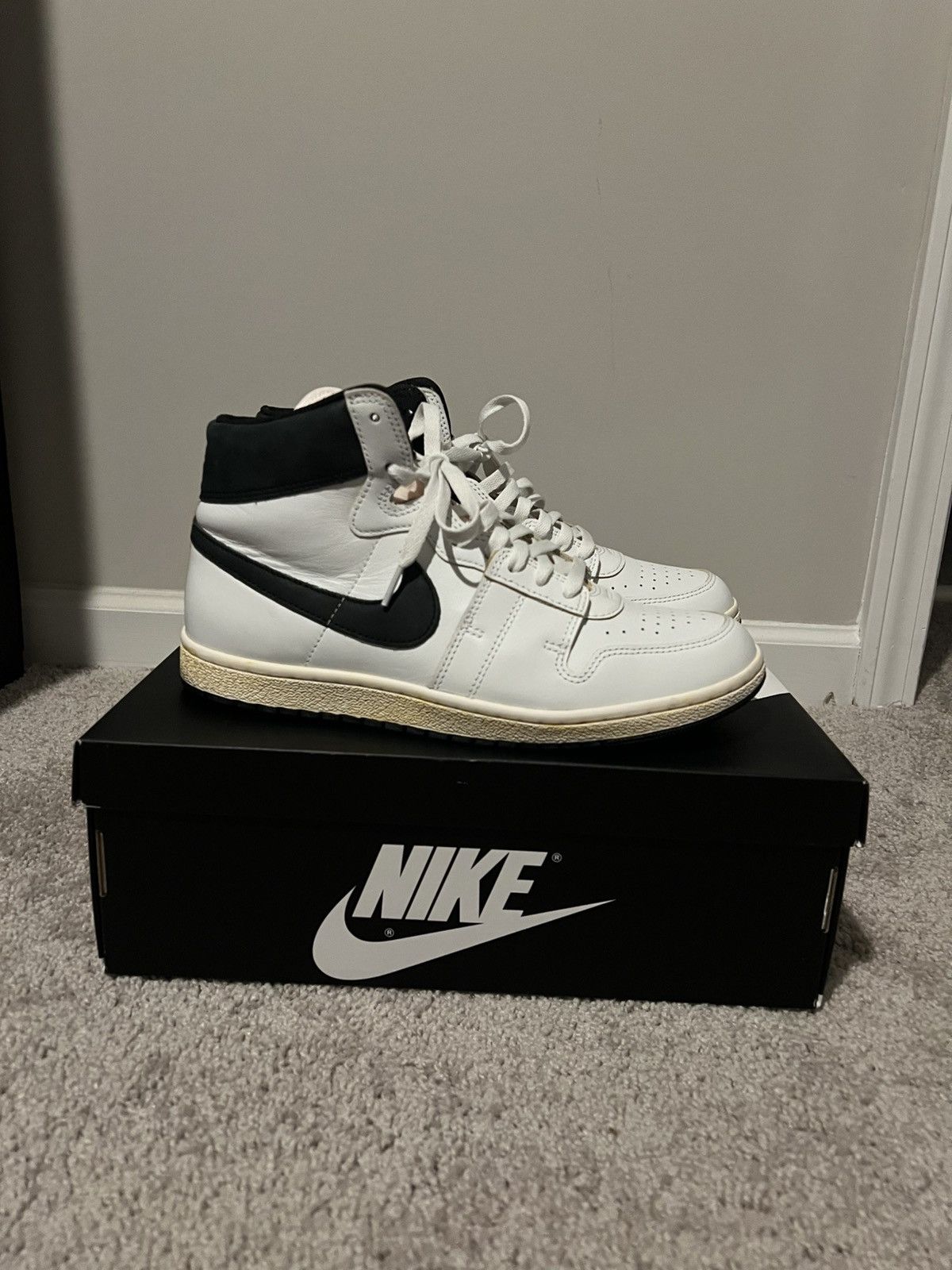 A Ma Maniere a ma maniere x Jordan air ship Size US 10.5 / EU 43-44 - 1 Thumbnail